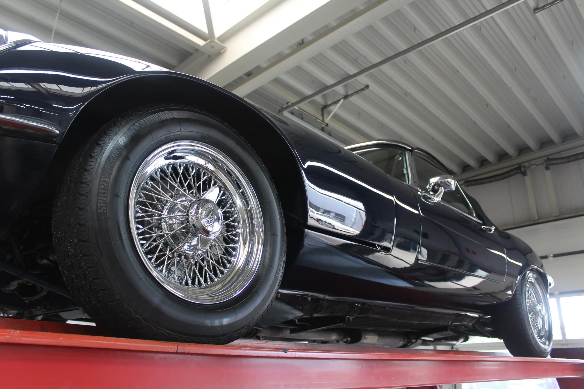 1973 Jaguar E-Type Series 3 V12 Roadster, 10/30