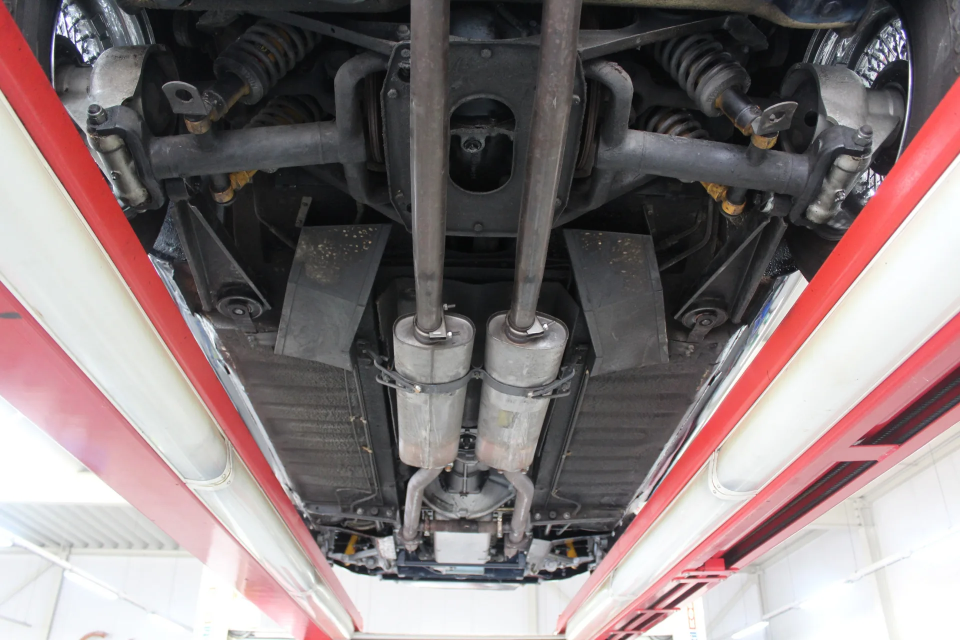 1973 Jaguar E-Type Series 3 V12 Roadster, 12/30