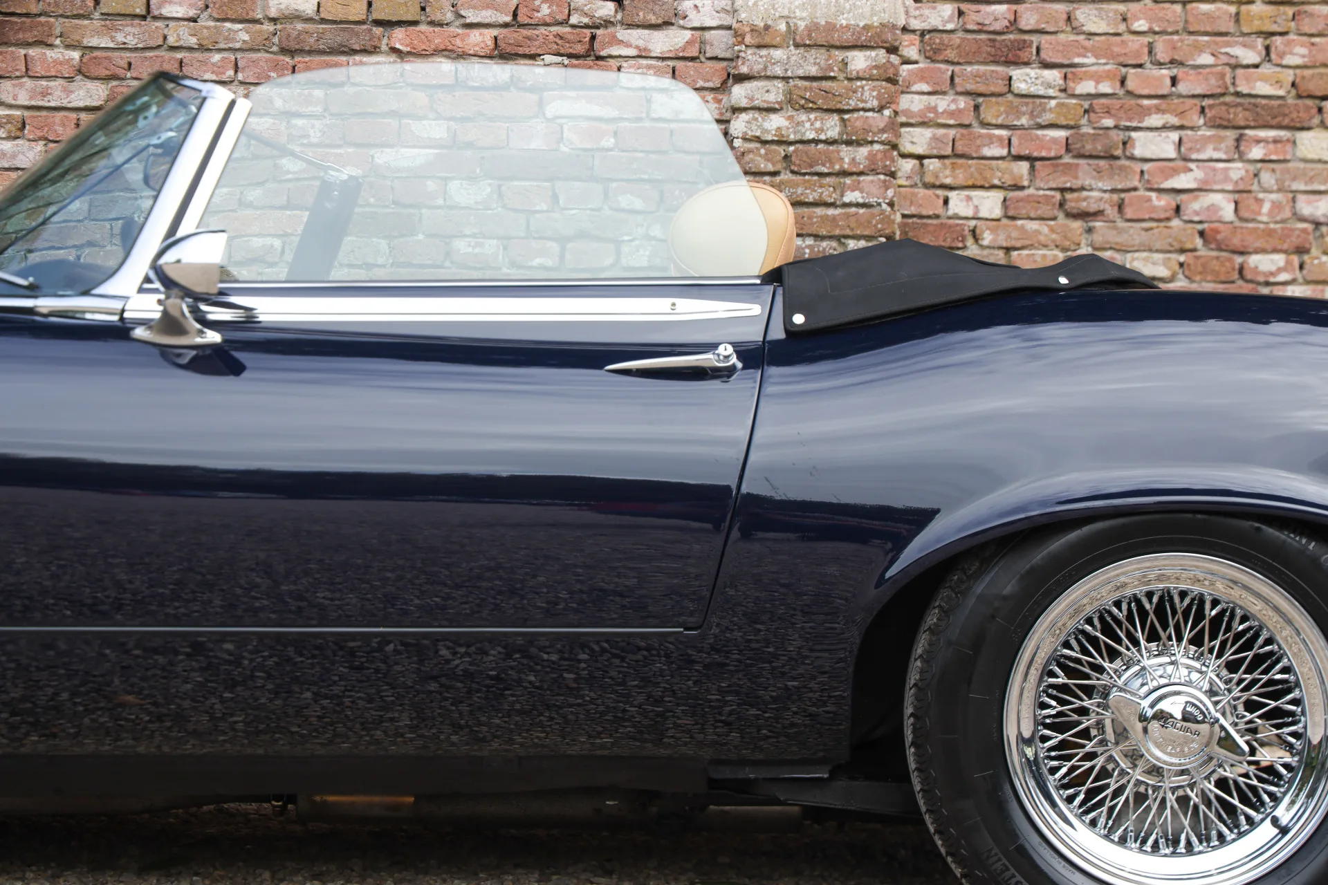 1973 Jaguar E-Type Series 3 V12 Roadster, 15/30