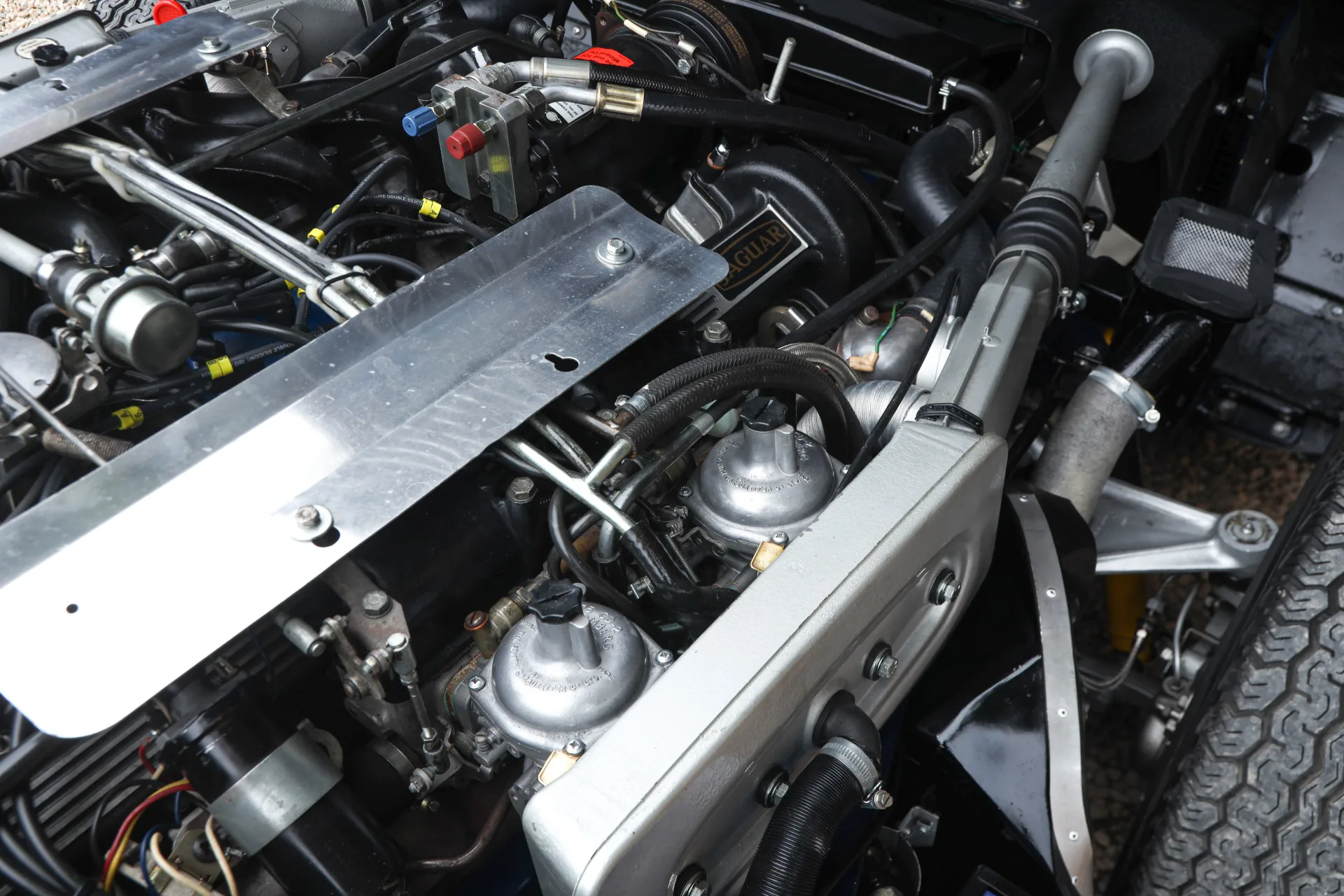 1973 Jaguar E-Type Series 3 V12 Roadster, 24/30