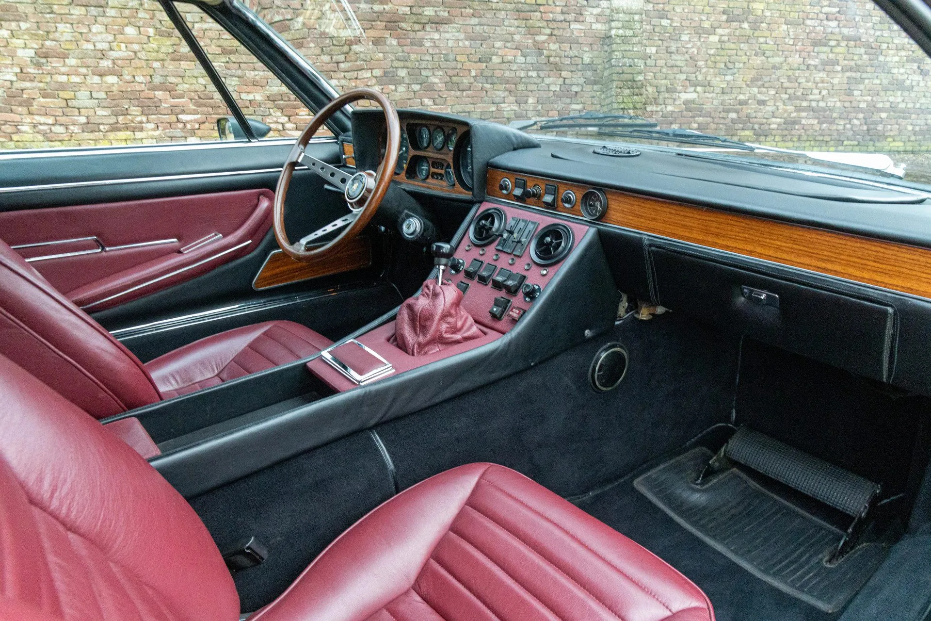 1973 Lamborghini Espada Series II 400 GTE, 19/30