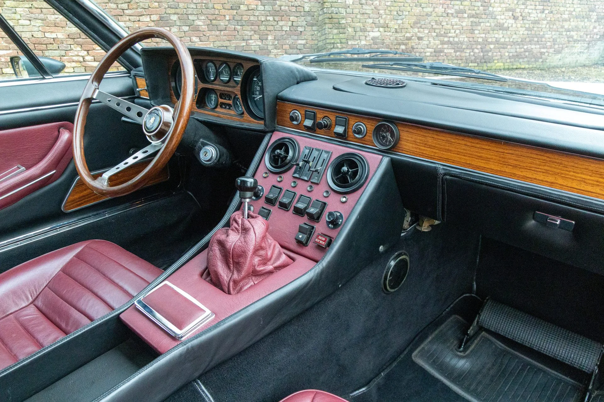 1973 Lamborghini Espada Series II 400 GTE, 21/30