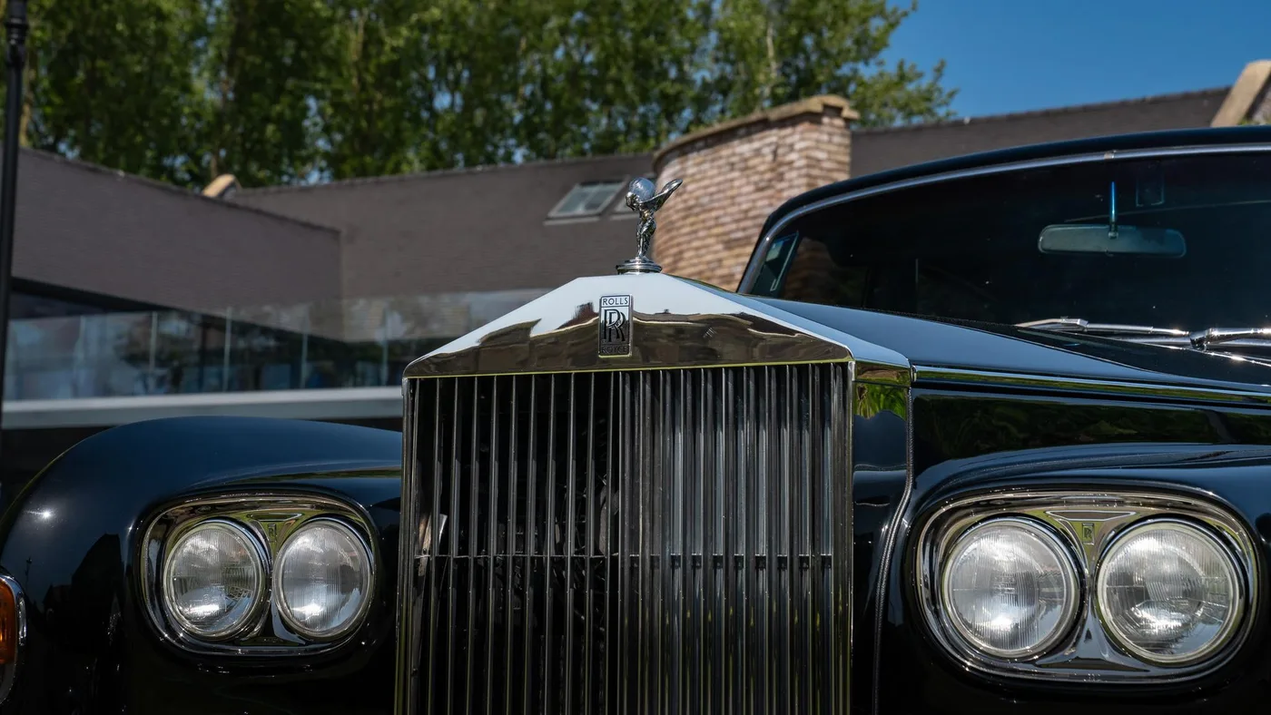 1973 Rolls-Royce Phantom VI Limousine offered by a specialist dealer in Swadlincote, United Kingdom, photo 2 of 15