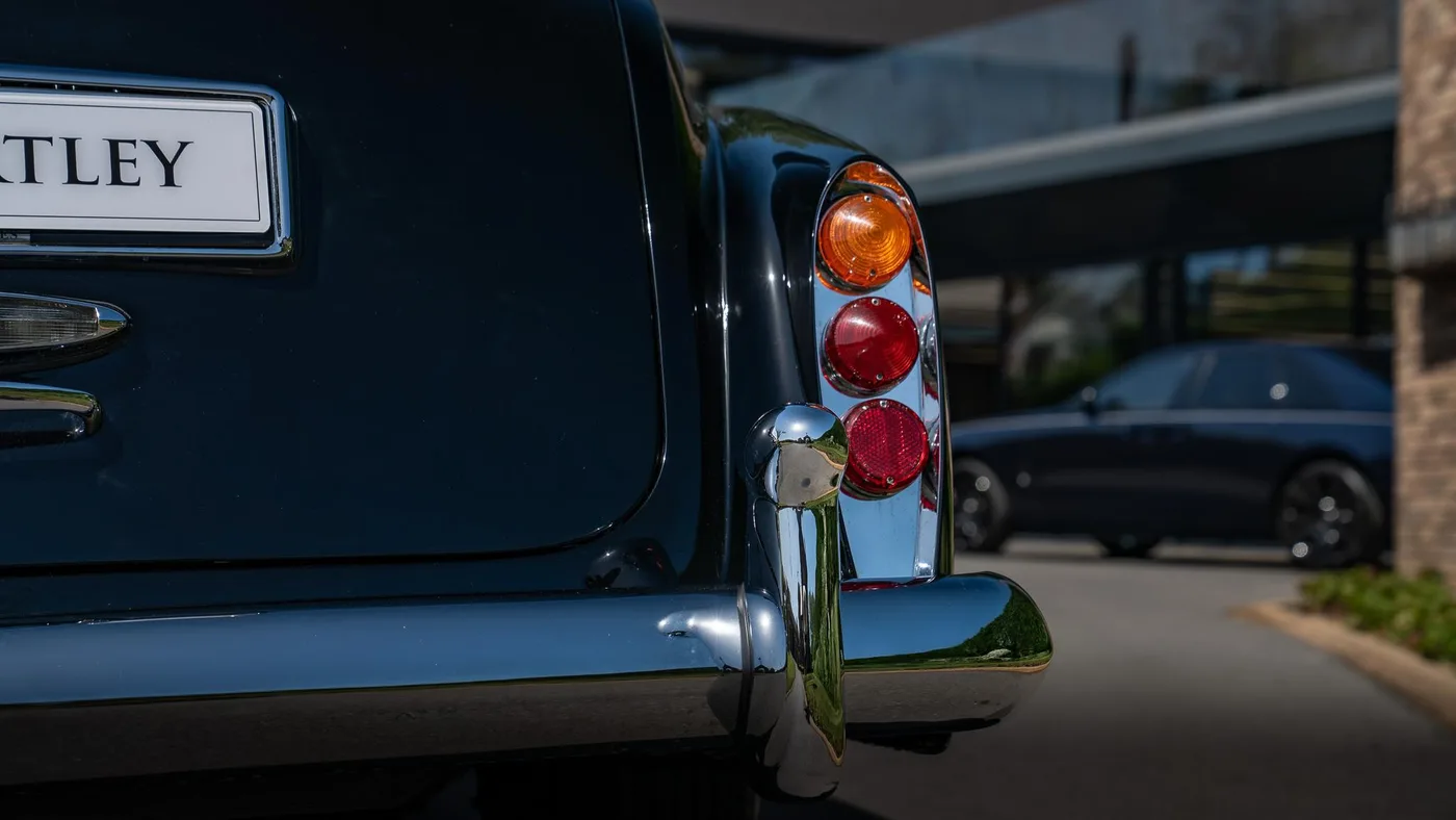1973 Rolls-Royce Phantom VI Limousine offered by a specialist dealer in Swadlincote, United Kingdom, photo 10 of 15
