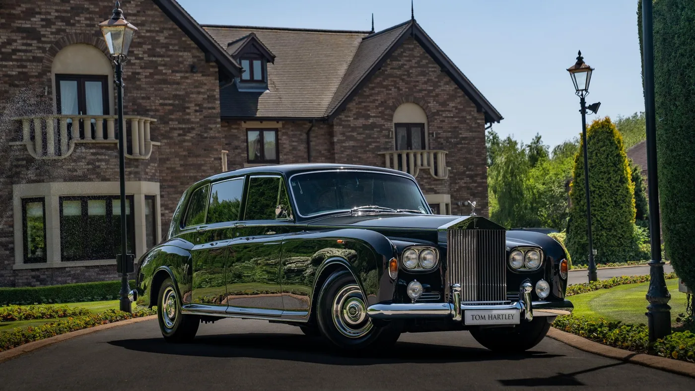 1973 Rolls-Royce Phantom VI Limousine offered by a specialist dealer in Swadlincote, United Kingdom, photo 11 of 15