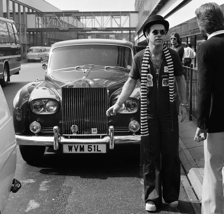 1973 Rolls-Royce Phantom VI Limousine offered by a specialist dealer in Swadlincote, United Kingdom, photo 13 of 15