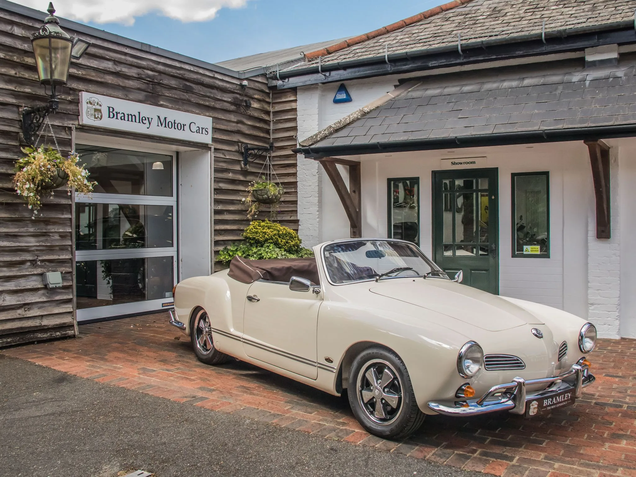 1973 Volkswagen Karmann Ghia Cabriolet, 2/20