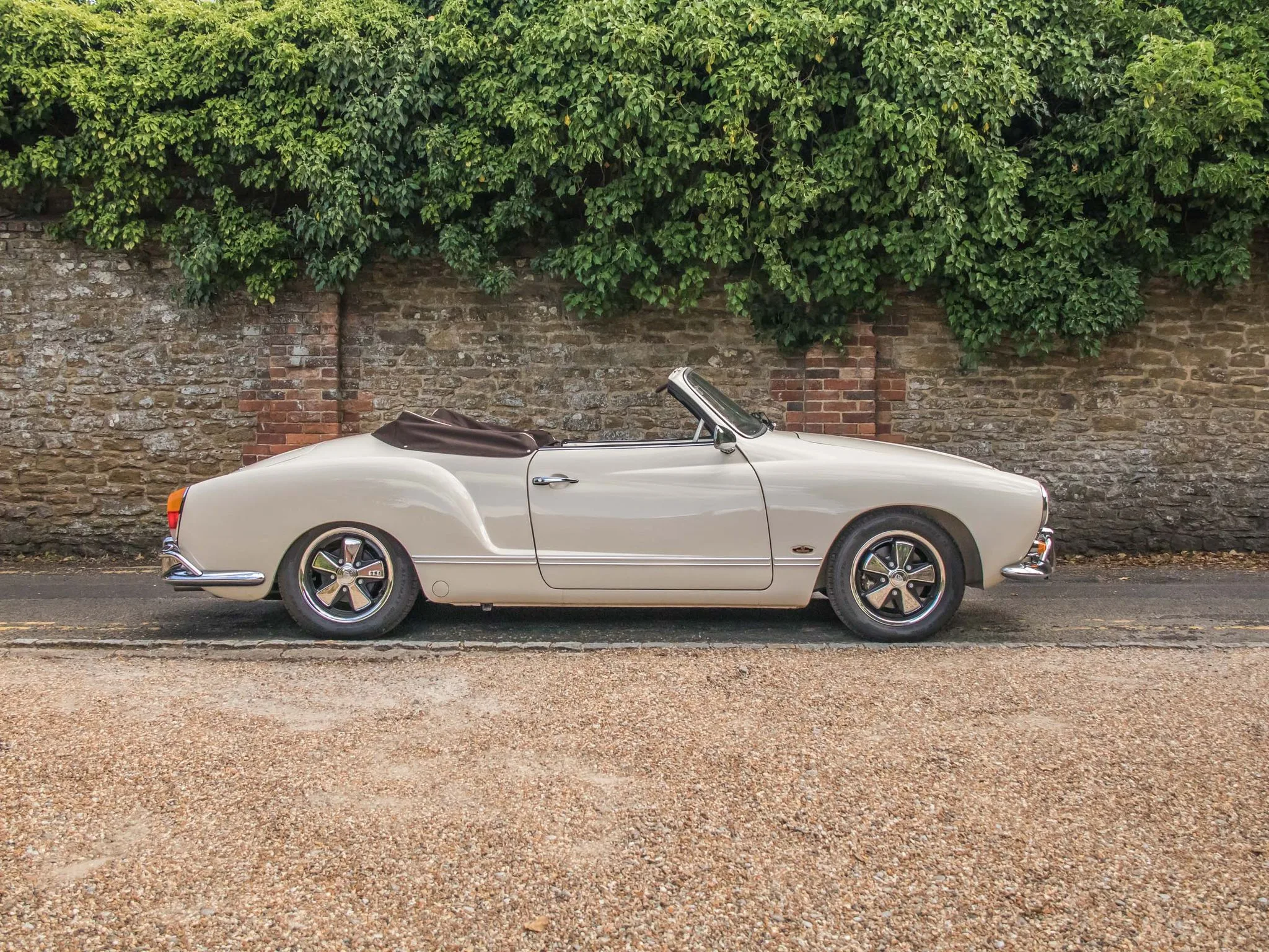 1973 Volkswagen Karmann Ghia Cabriolet, 3/20
