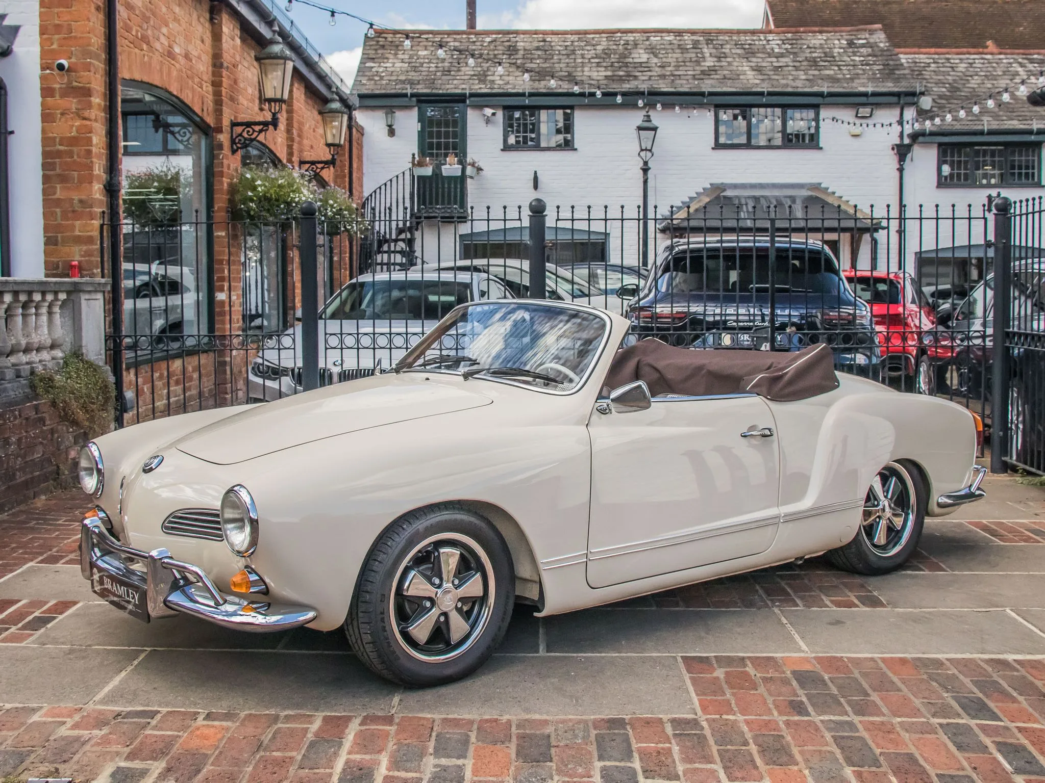 1973 Volkswagen Karmann Ghia Cabriolet, 6/20