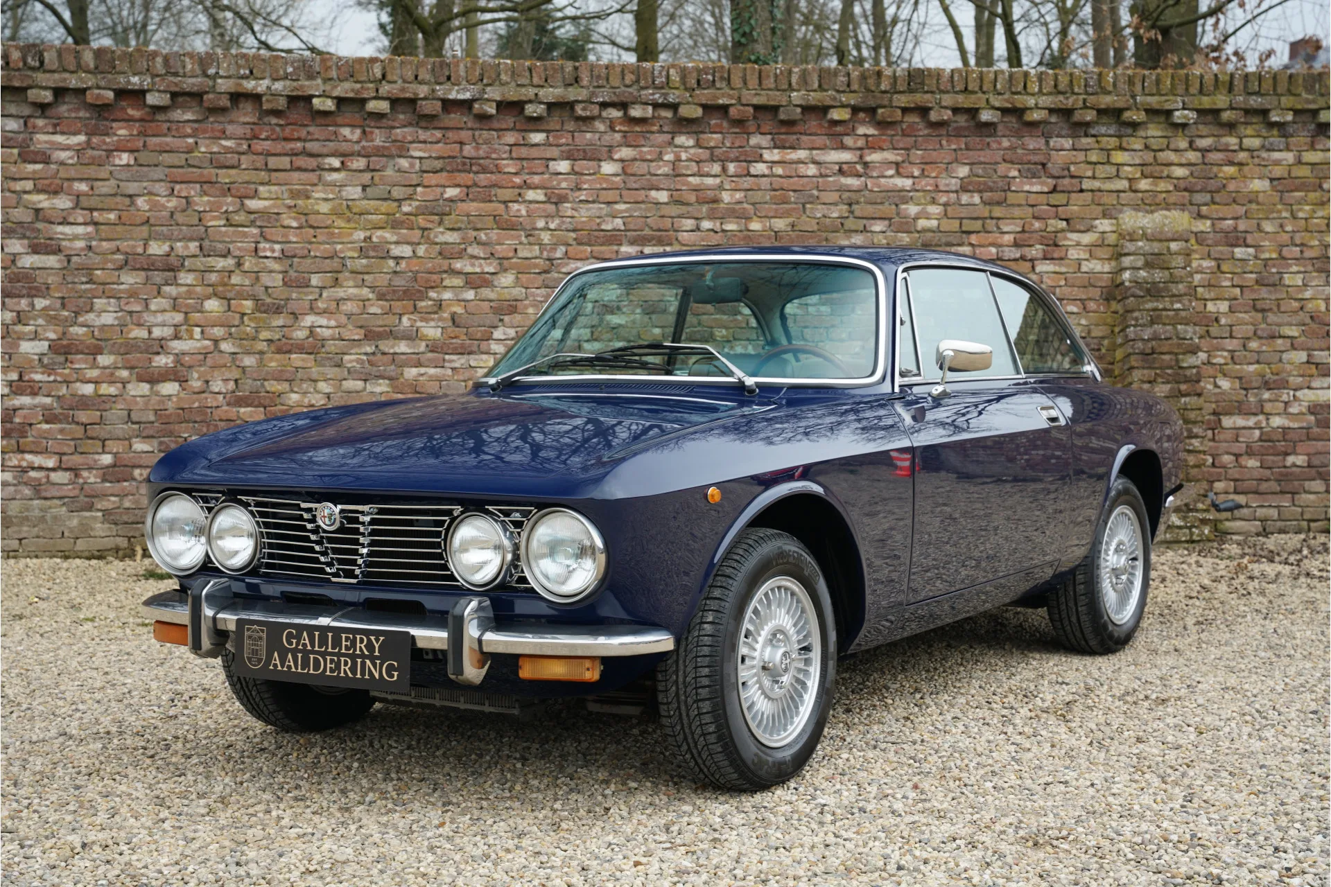1974 Alfa Romeo 2000 GTV offered by a specialist dealer in Brummen, Netherlands, main photo