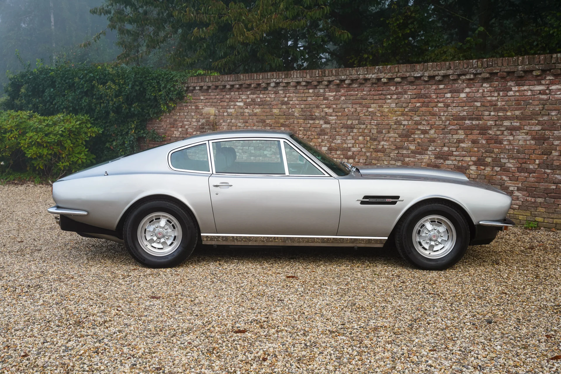 1974 Aston Martin V8 Series 3, 22/30
