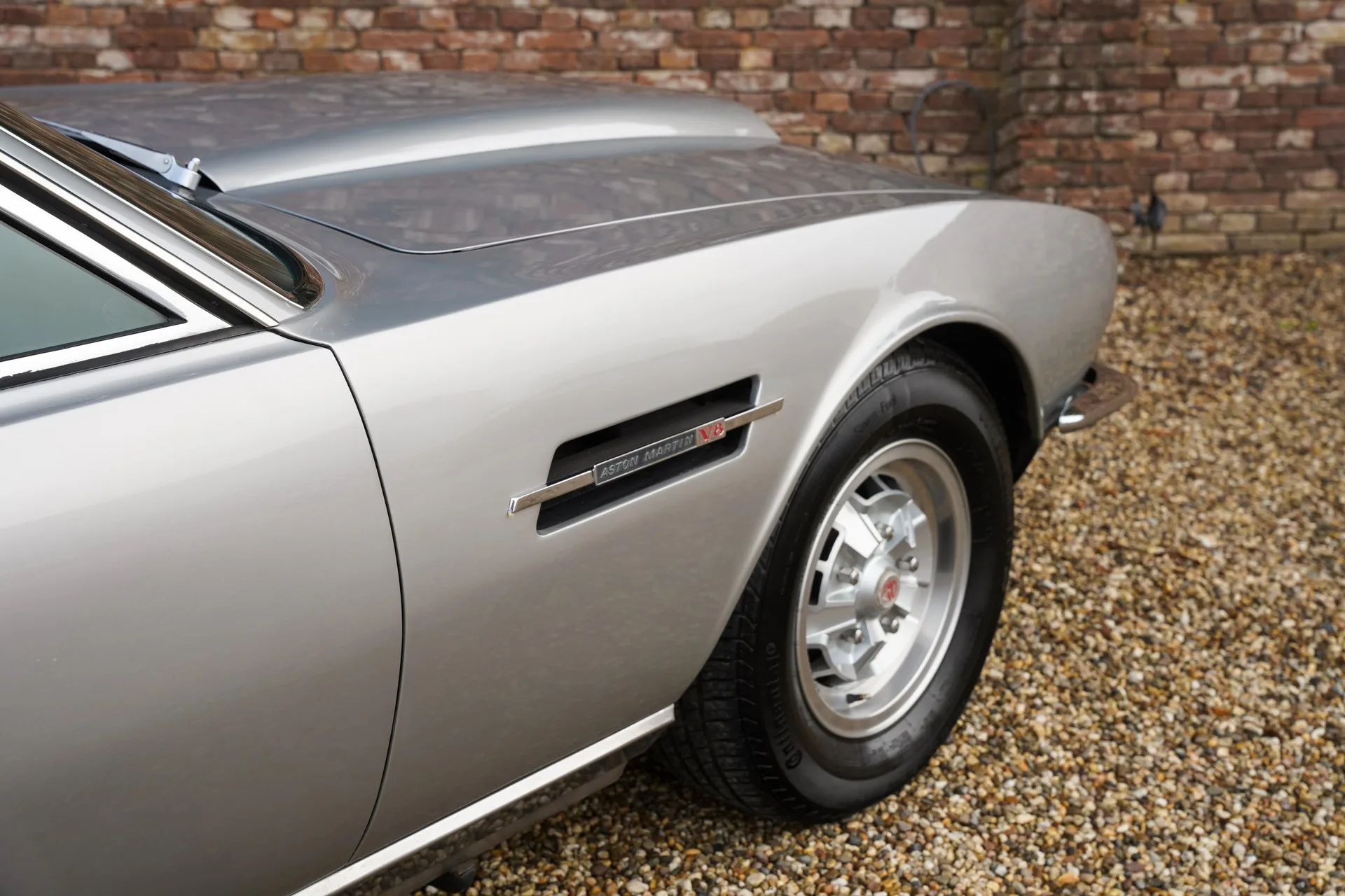 1974 Aston Martin V8 Series 3, 26/30