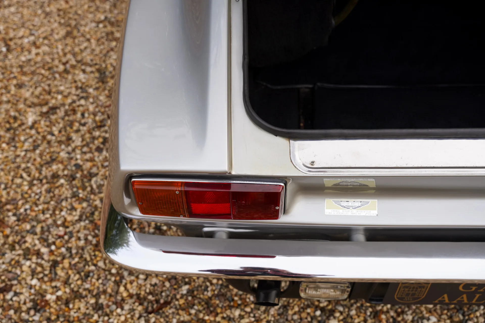 1974 Aston Martin V8 Series 3, 28/30