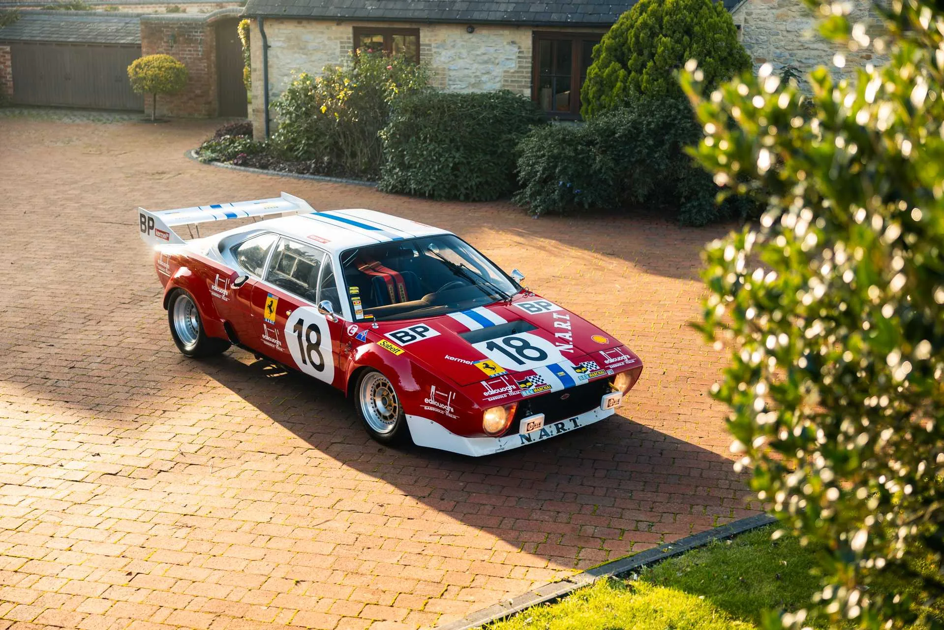 1974 Ferrari 308 GT4/LM proposée par un concessionnaire spécialisé à Oxford, Royaume-Uni, photo principale