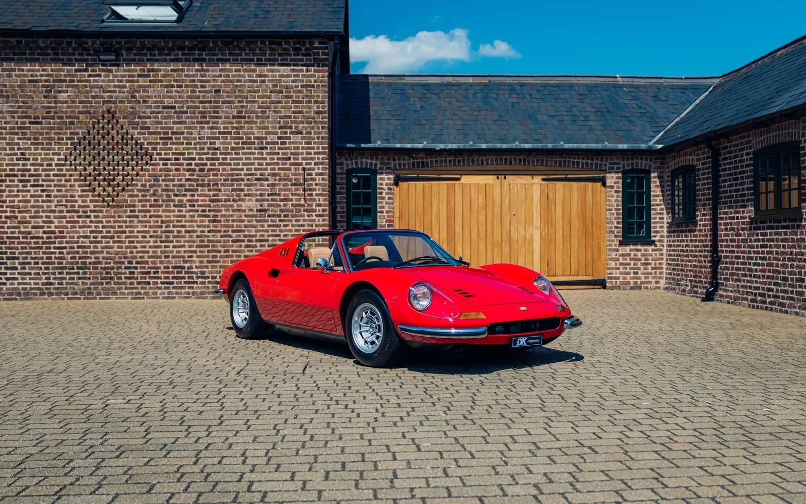1974 Ferrari Dino 246 GTS angeboten von einem Fachhändler in Chorleywood, Vereinigtes Königreich, Hauptfoto