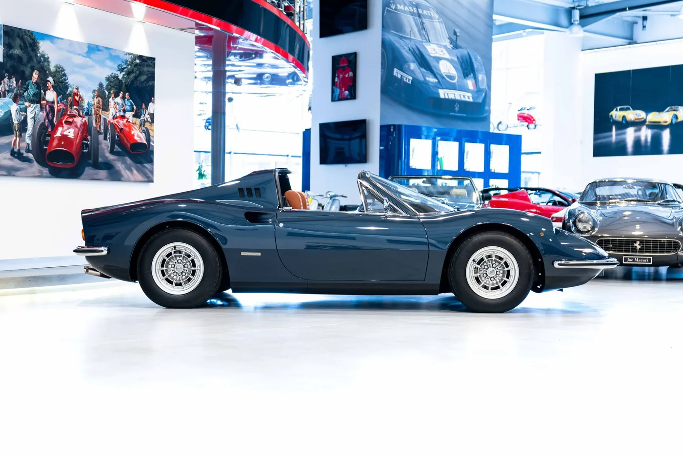 1974 Ferrari Dino 246 GTS angeboten von einem Oldtimerspezialisten in London, Vereinigtes Königreich, Foto 3 von 23