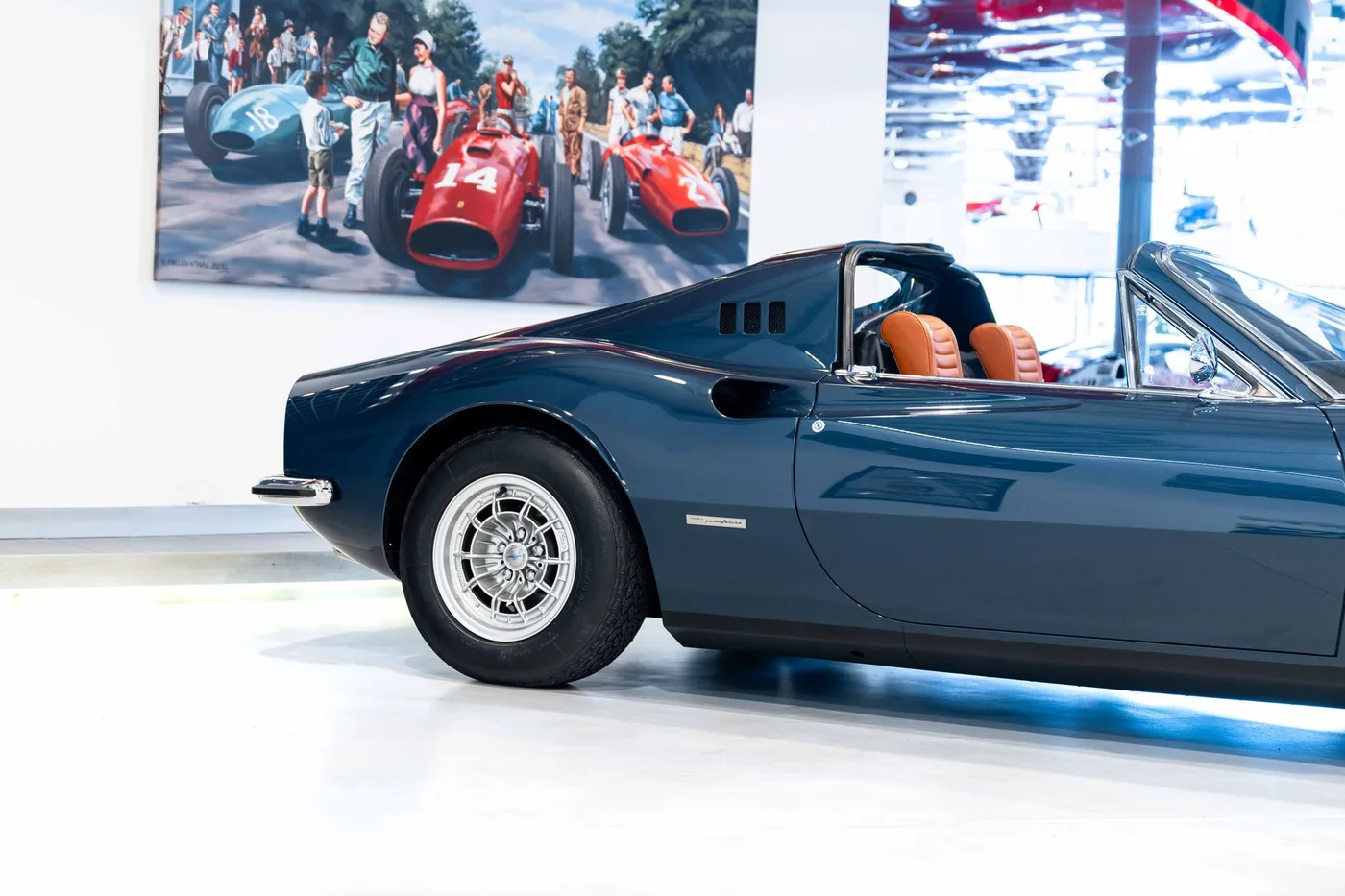 1974 Ferrari Dino 246 GTS angeboten von einem Oldtimerspezialisten in London, Vereinigtes Königreich, Foto 5 von 23