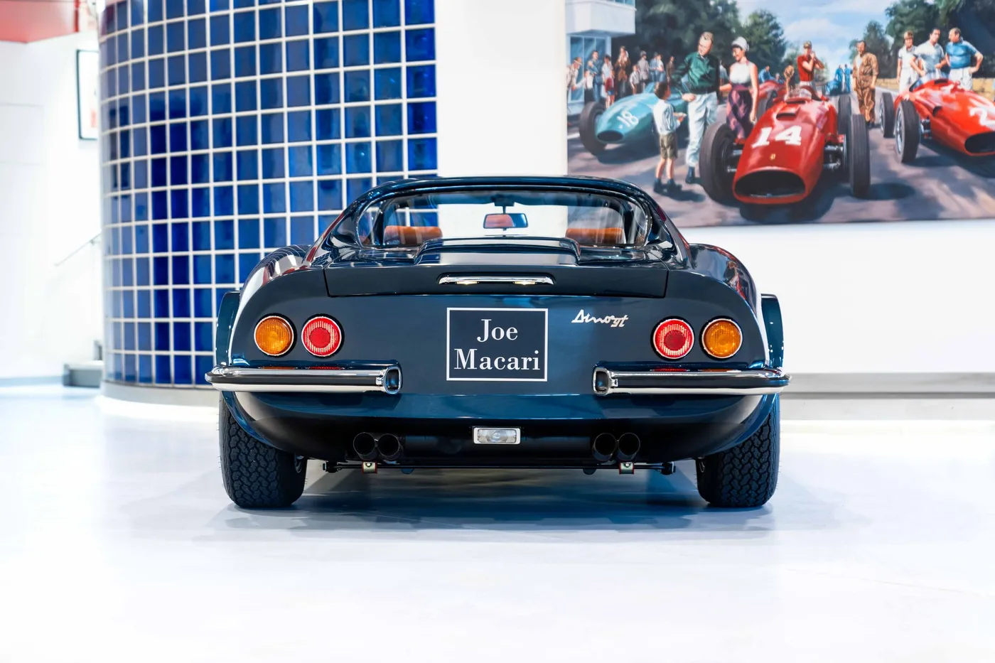 1974 Ferrari Dino 246 GTS angeboten von einem Oldtimerspezialisten in London, Vereinigtes Königreich, Foto 9 von 23