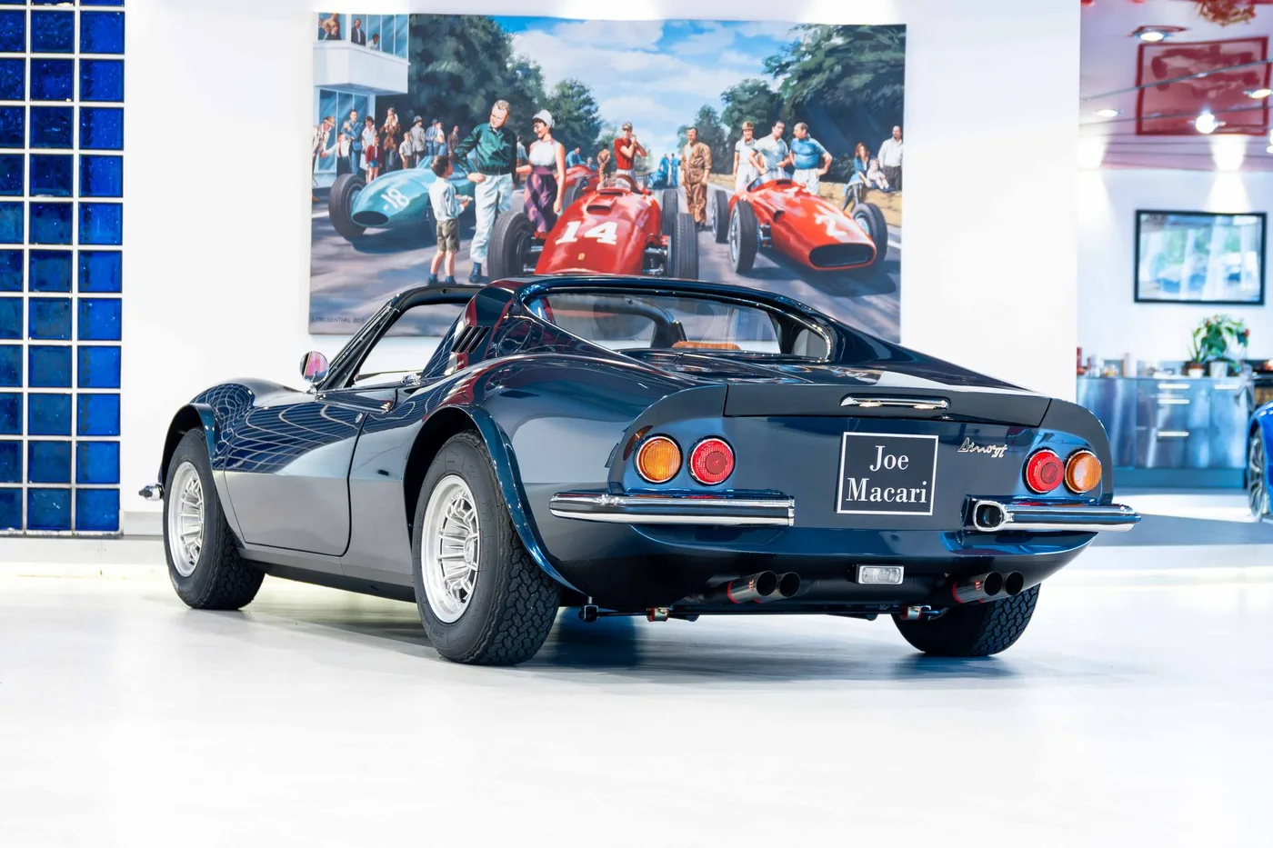 1974 Ferrari Dino 246 GTS angeboten von einem Oldtimerspezialisten in London, Vereinigtes Königreich, Foto 10 von 23