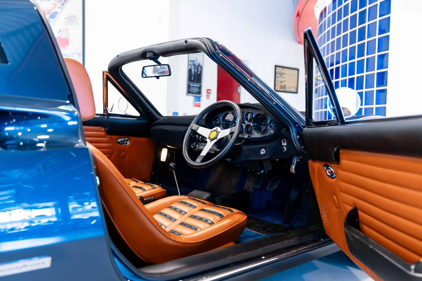 1974 Ferrari Dino 246 GTS angeboten von einem Oldtimerspezialisten in London, Vereinigtes Königreich, Foto 18 von 23