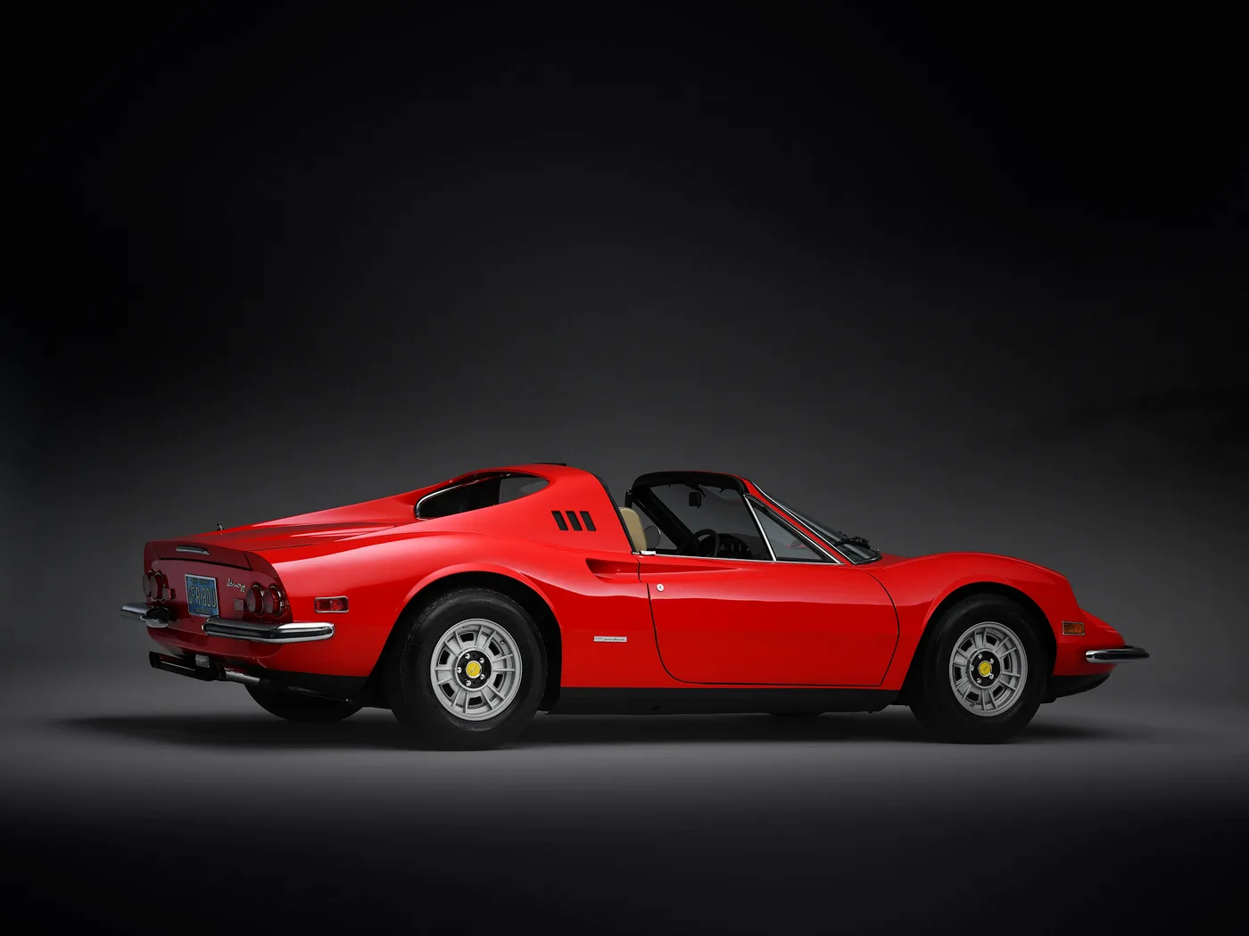 1974 Ferrari Dino 246 GTS offered by a specialist dealer in Hook Norton, United Kingdom, photo 7 of 15