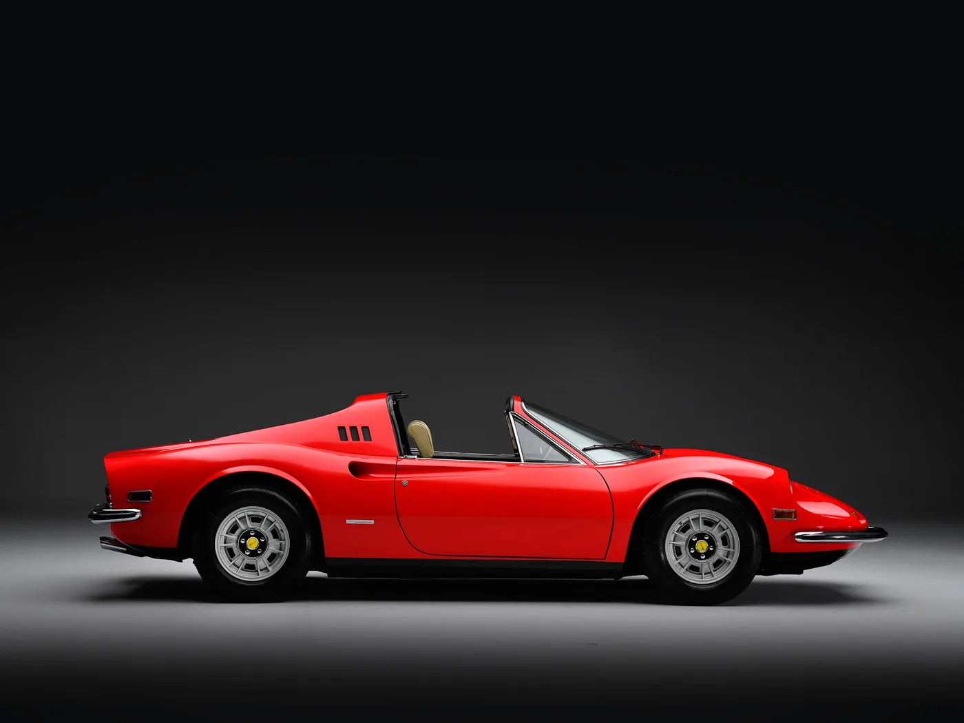 1974 Ferrari Dino 246 GTS offered by a specialist dealer in Hook Norton, United Kingdom, photo 8 of 15