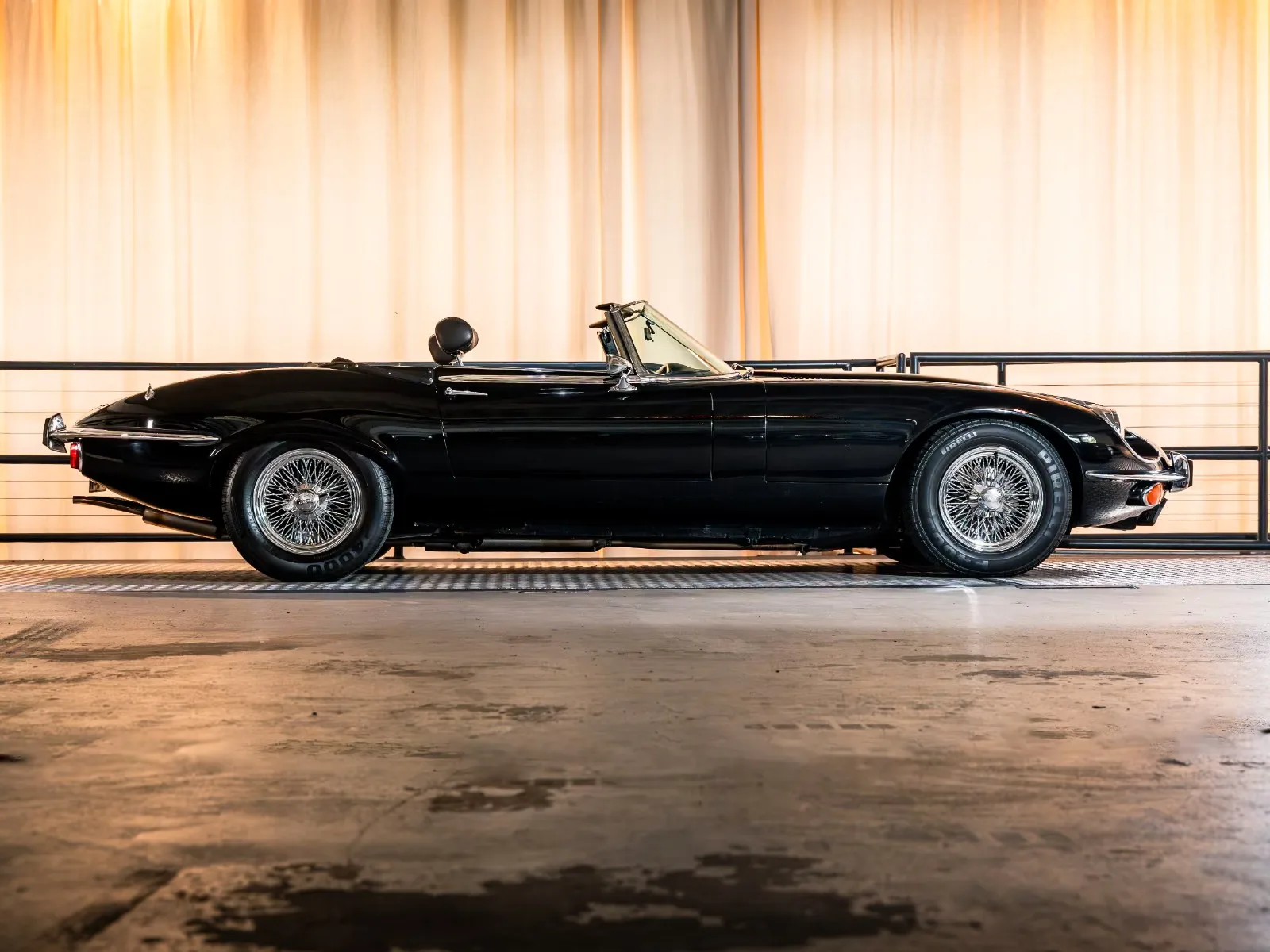 1974 Jaguar E-Type Series 3 V12 Roadster, 3/30