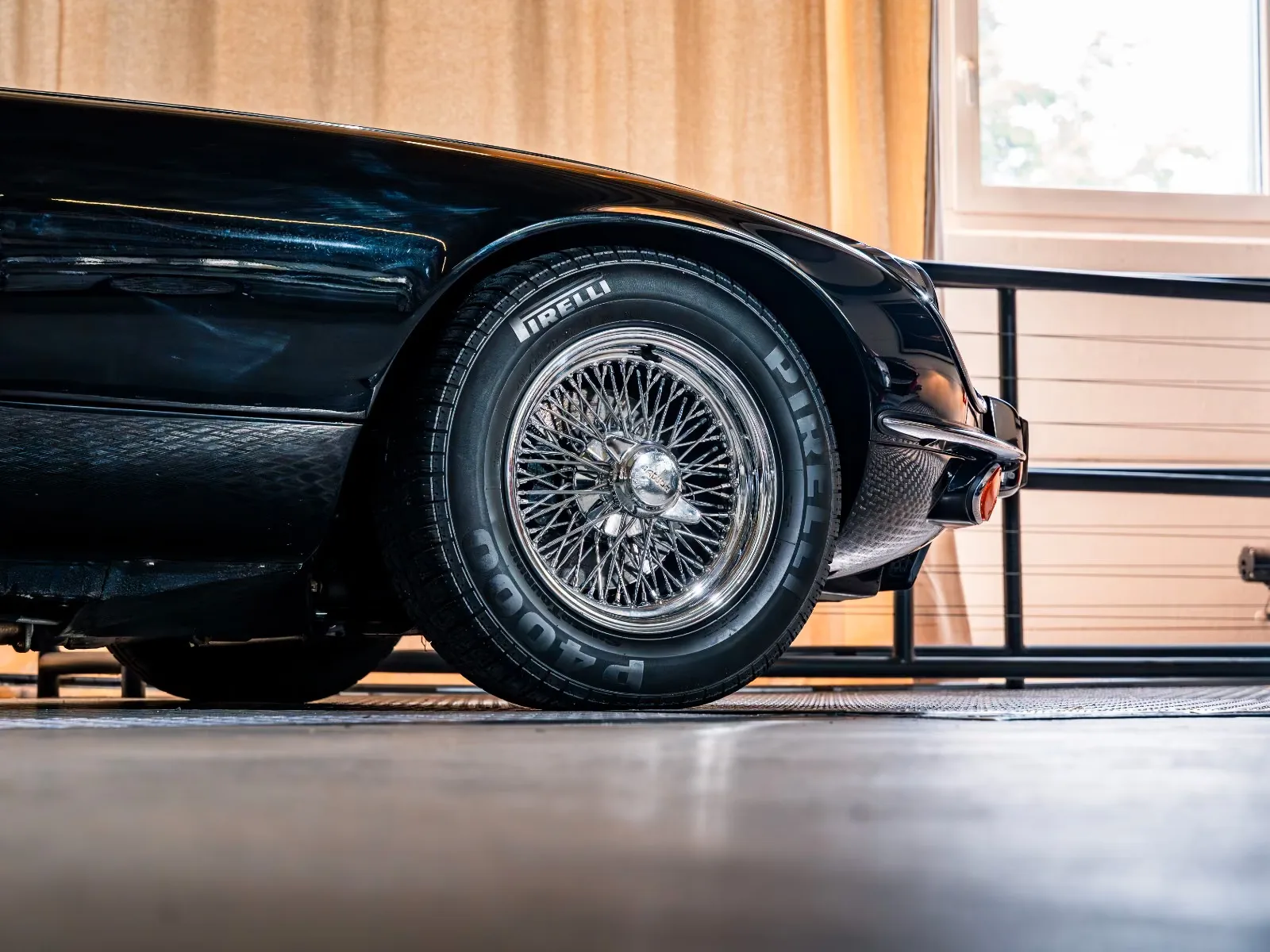 1974 Jaguar E-Type Series 3 V12 Roadster, 5/30
