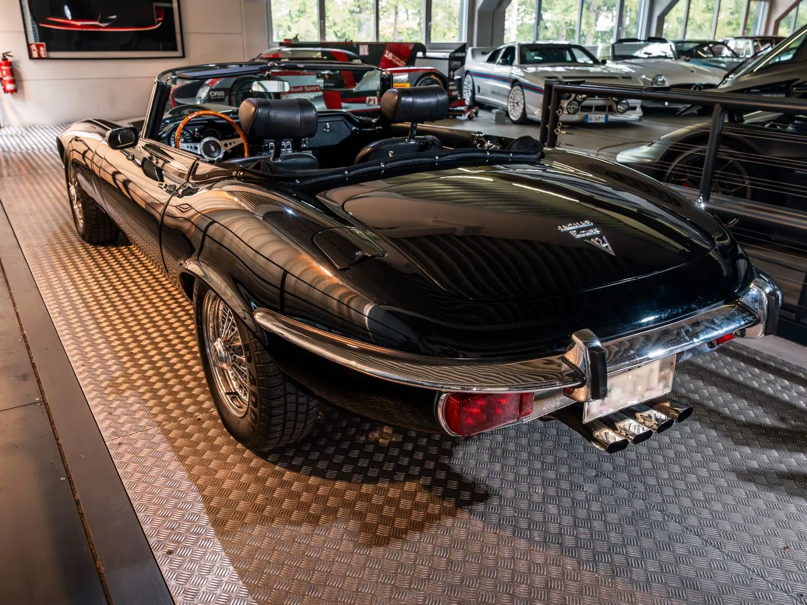 1974 Jaguar E-Type Series 3 V12 Roadster, 11/30