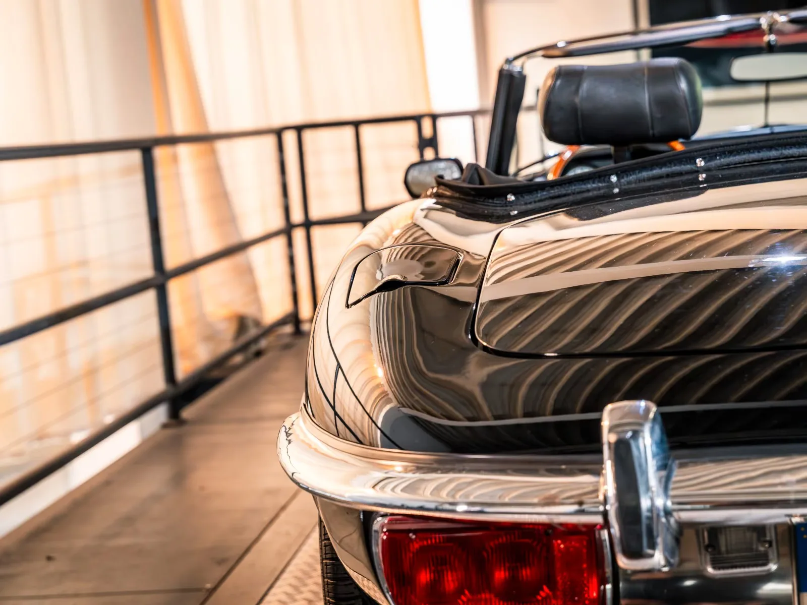 1974 Jaguar E-Type Series 3 V12 Roadster, 12/30