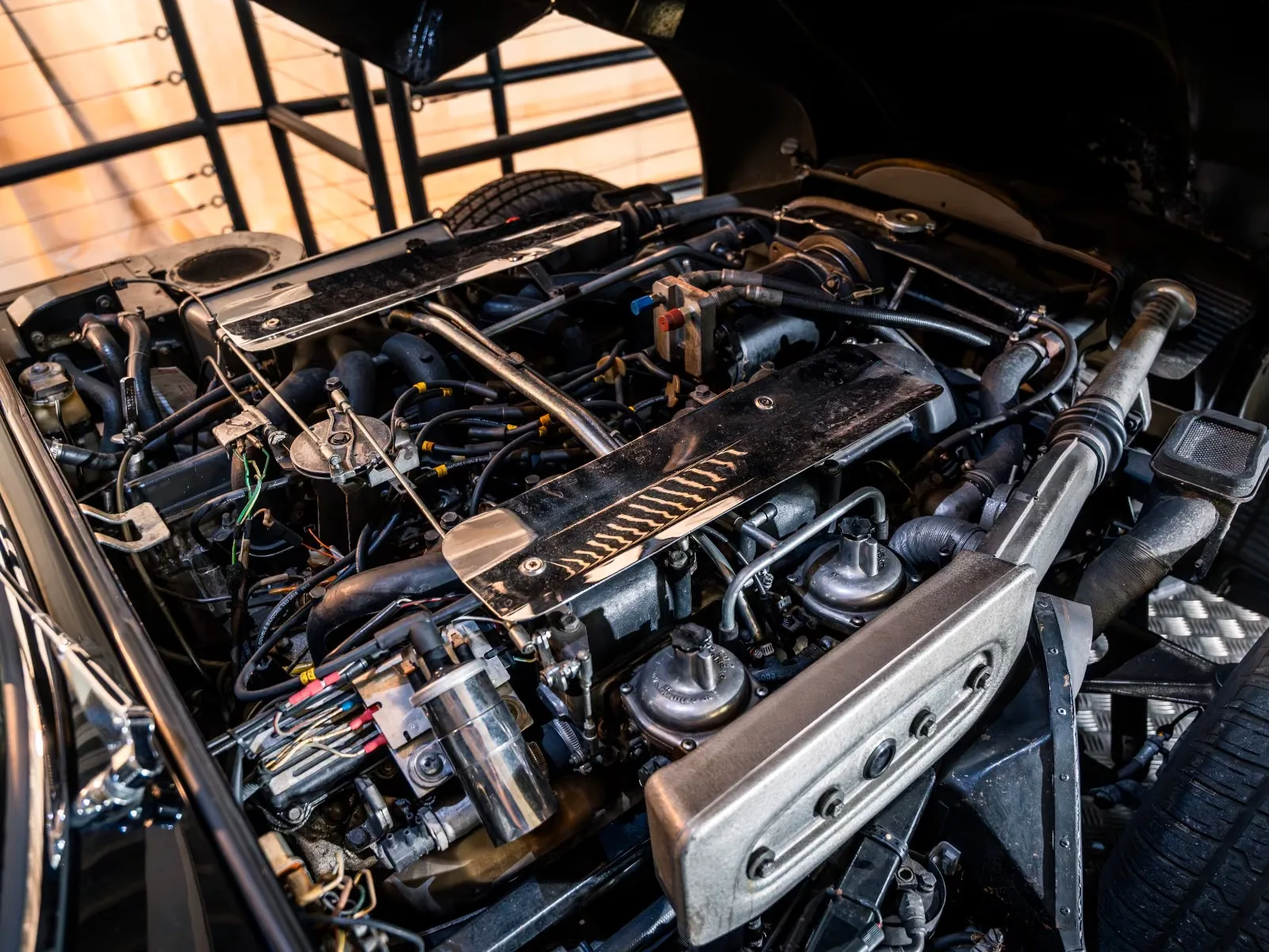 1974 Jaguar E-Type Series 3 V12 Roadster, 16/30
