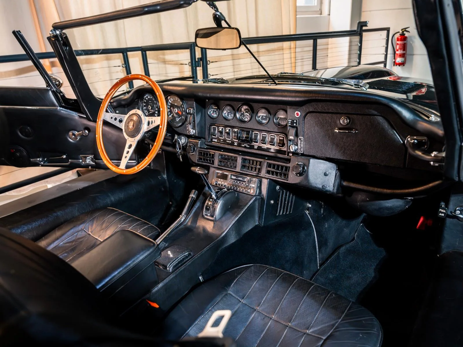 1974 Jaguar E-Type Series 3 V12 Roadster, 20/30