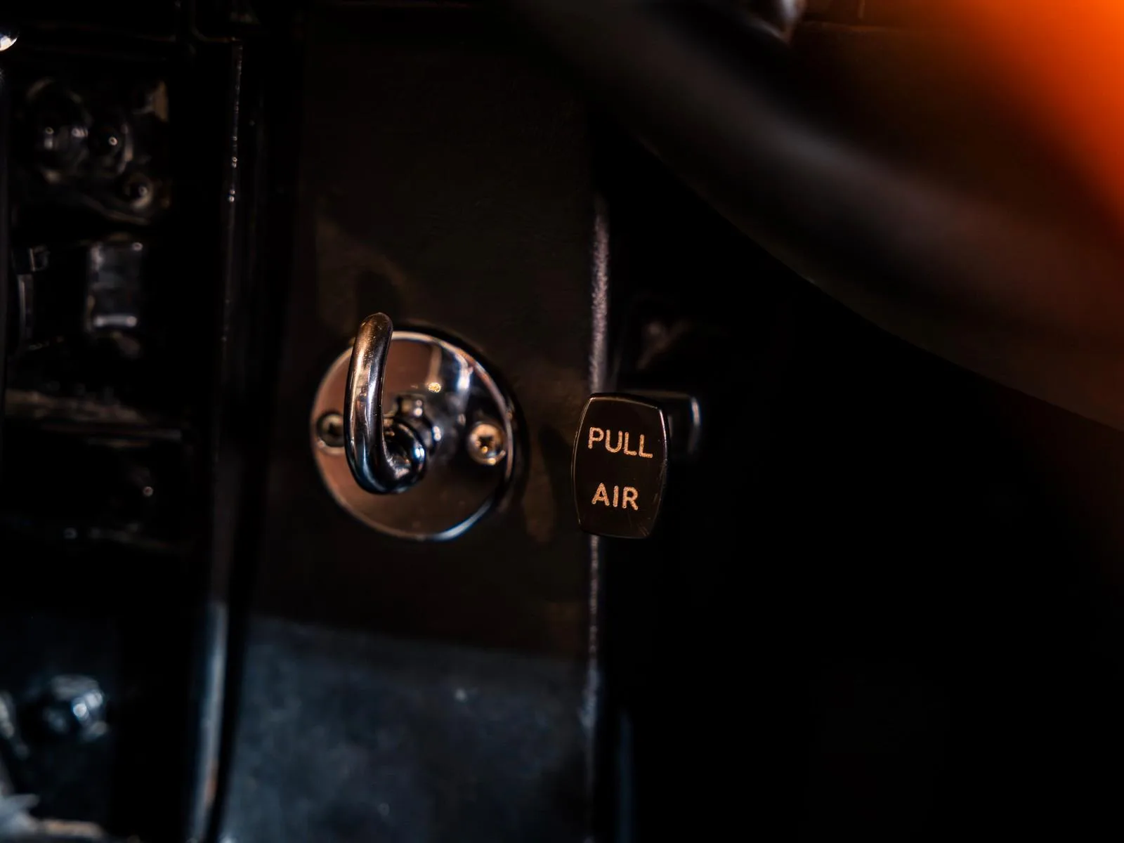 1974 Jaguar E-Type Series 3 V12 Roadster, 29/30