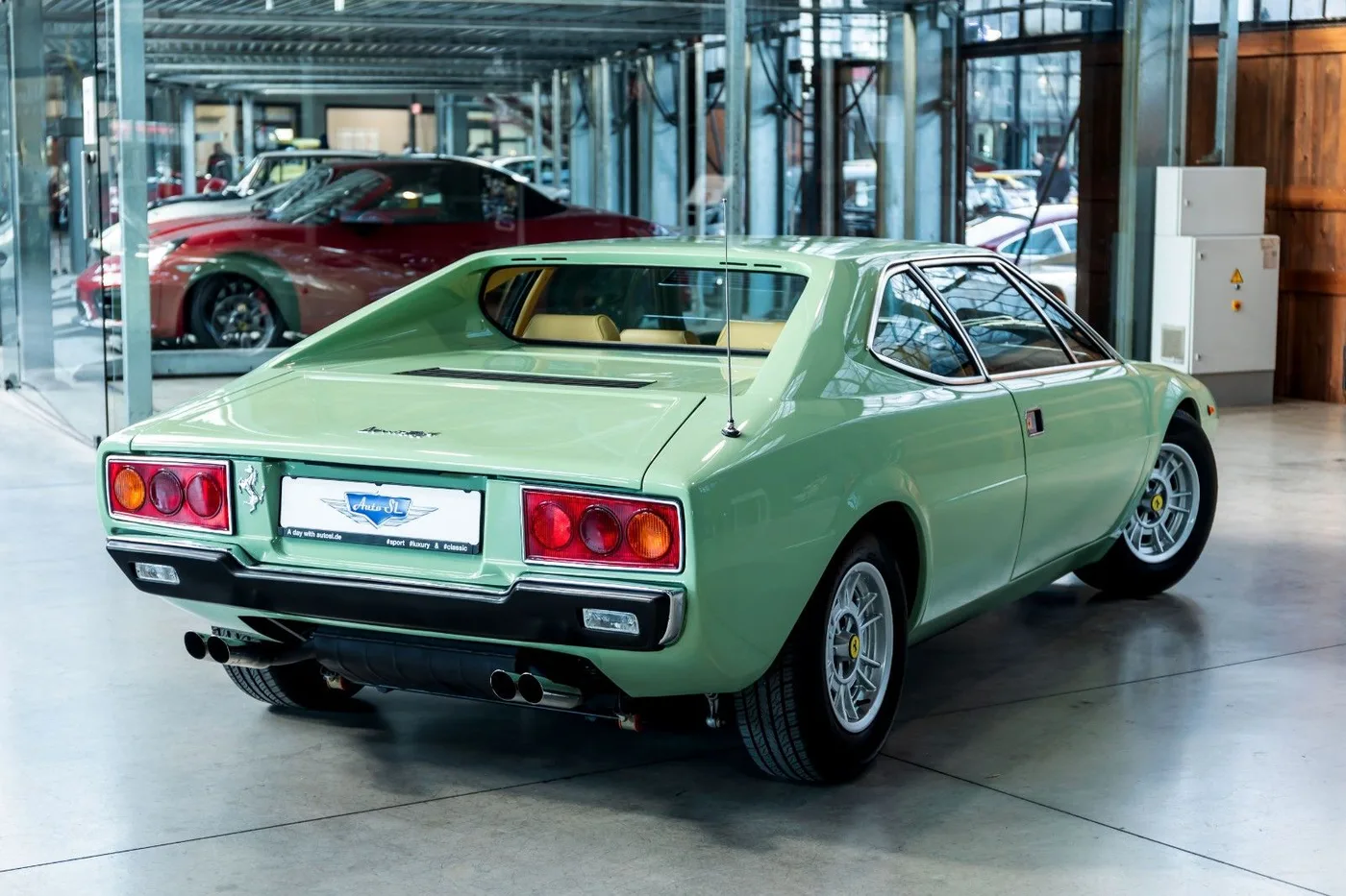 1975 Ferrari Dino 308 GT4 Bertone angeboten von einem Fachhändler in Neuss, Deutschland, Foto 2 von 10