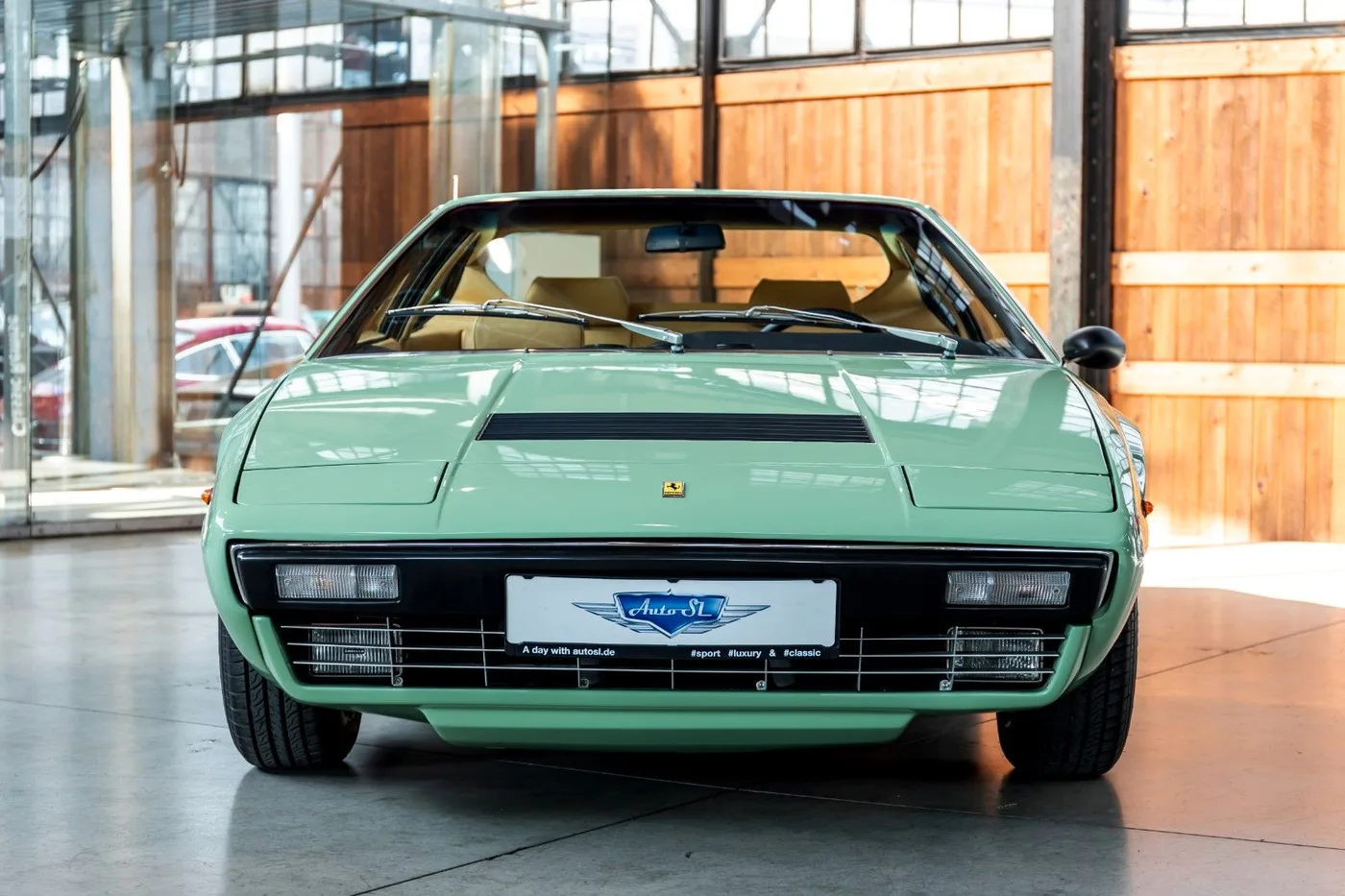 1975 Ferrari Dino 308 GT4 Bertone angeboten von einem Fachhändler in Neuss, Deutschland, Foto 3 von 10