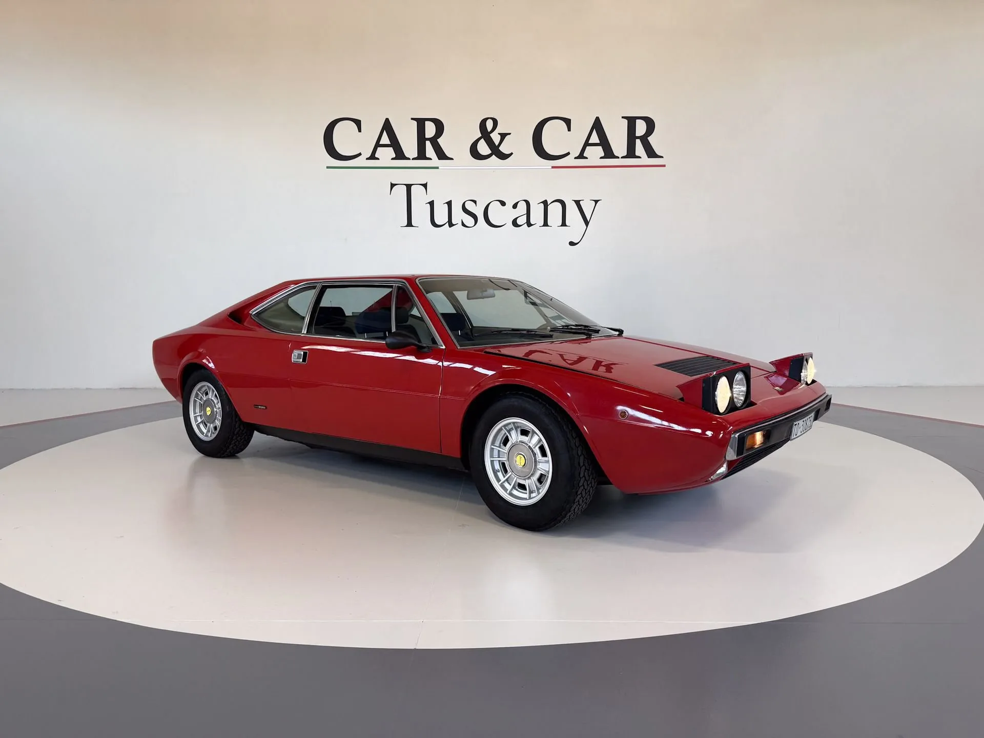 1975 Ferrari Dino 308 GT4 angeboten von einem Fachhändler in Lucca, Italien, Hauptfoto