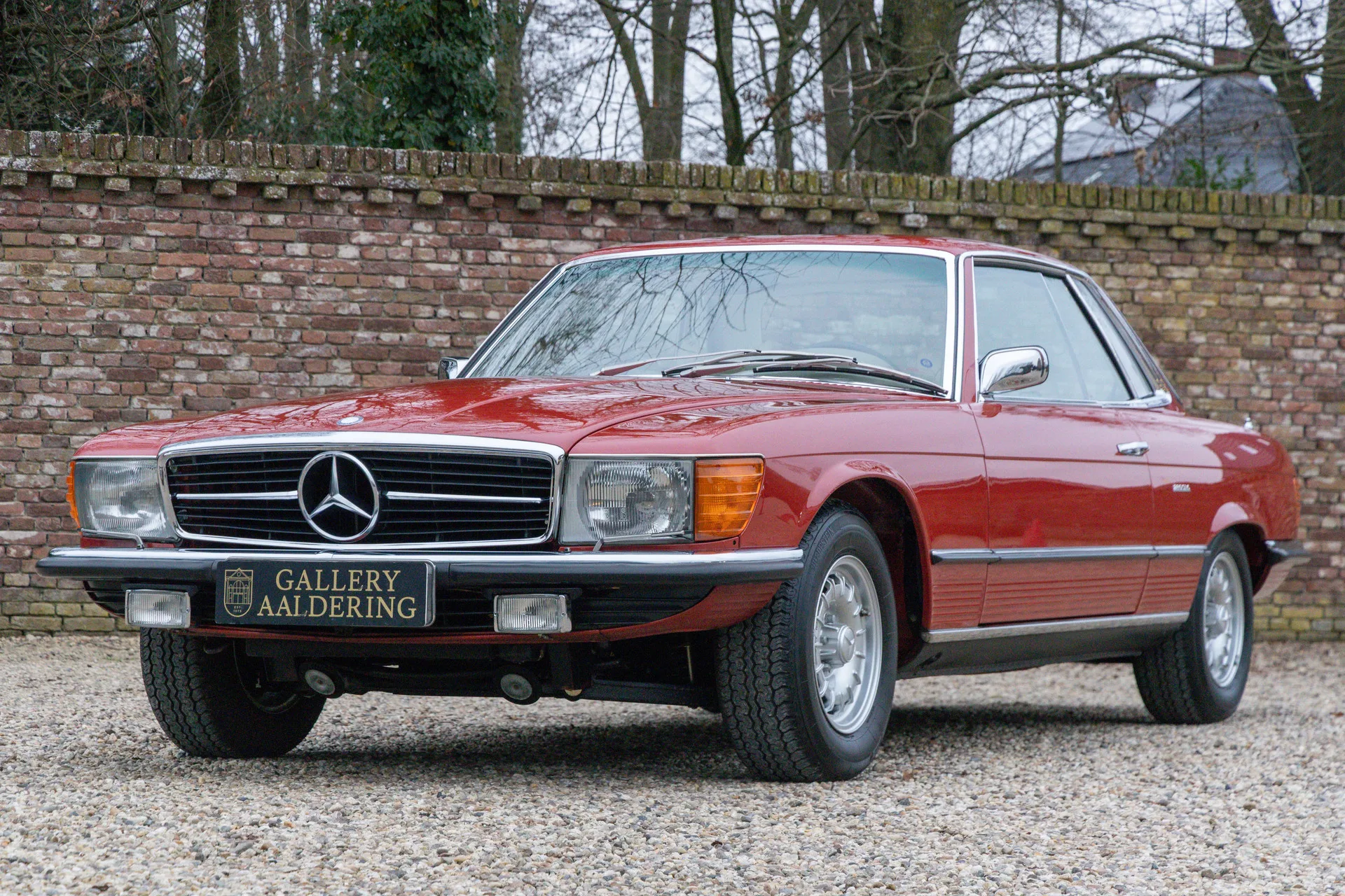 1975 Mercedes-Benz 280 SLC offered by a specialist dealer in Brummen, Netherlands, main photo
