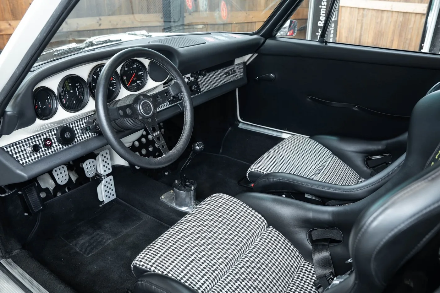 1975 Porsche 911 Carrera 2.7 Backdate angeboten von einem Fachhändler in Neuss, Deutschland, Foto 8 von 10