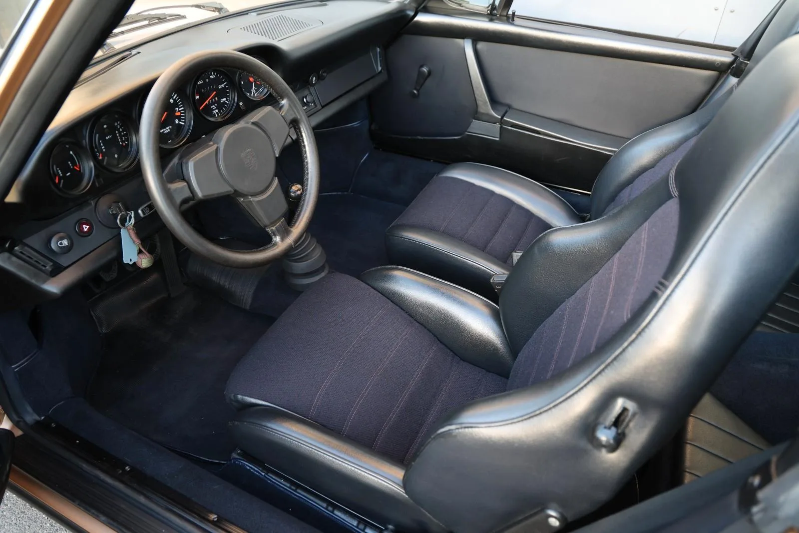 1975 Porsche 911 Carrera 2.7 Targa, 5/24