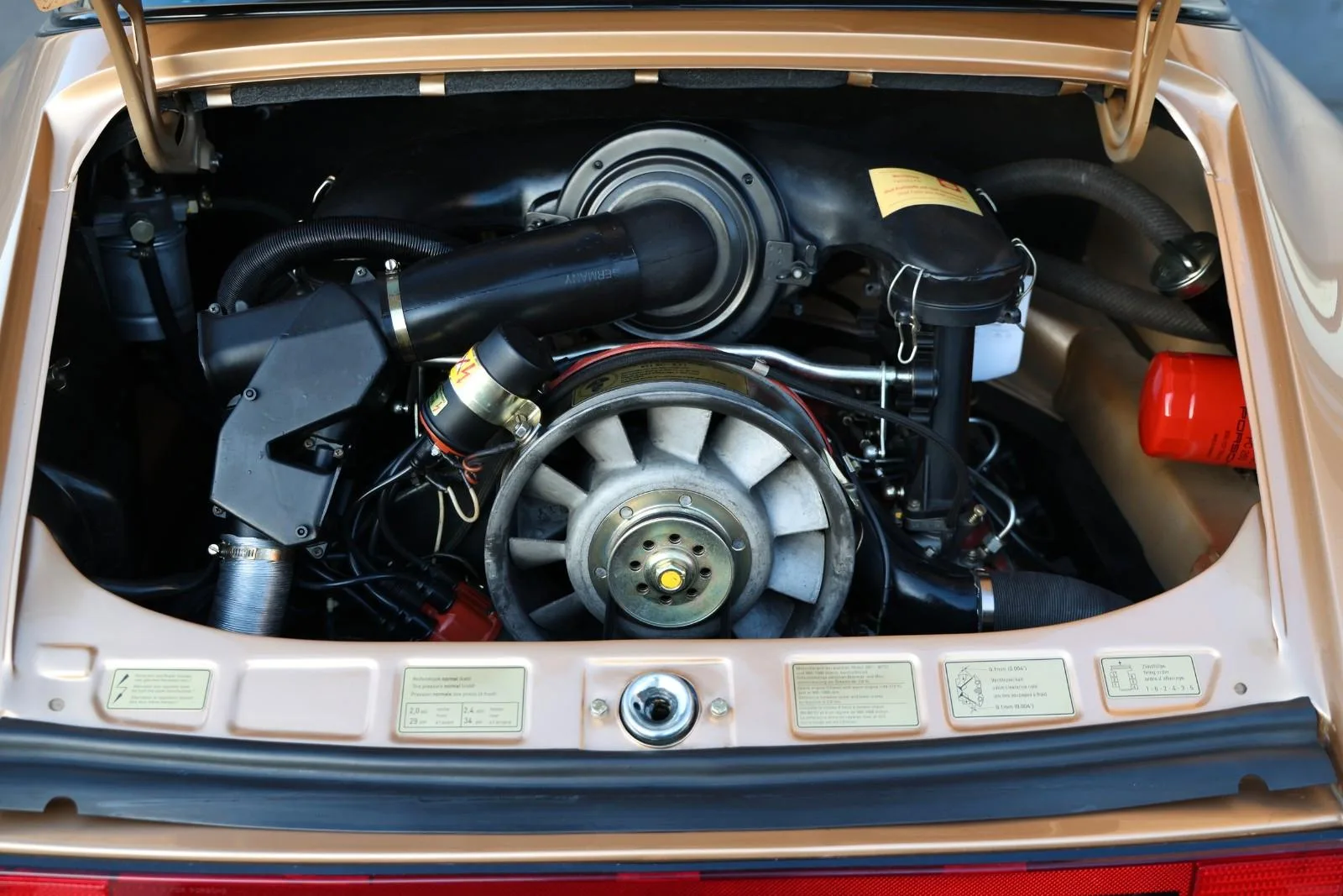 1975 Porsche 911 Carrera 2.7 Targa, 6/24