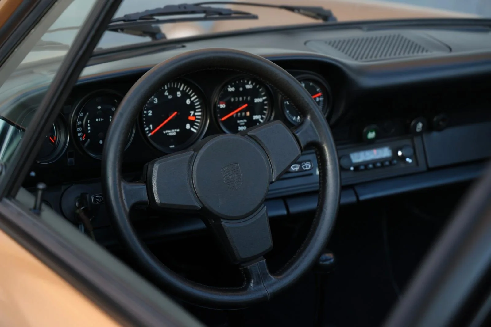 1975 Porsche 911 Carrera 2.7 Targa, 19/24