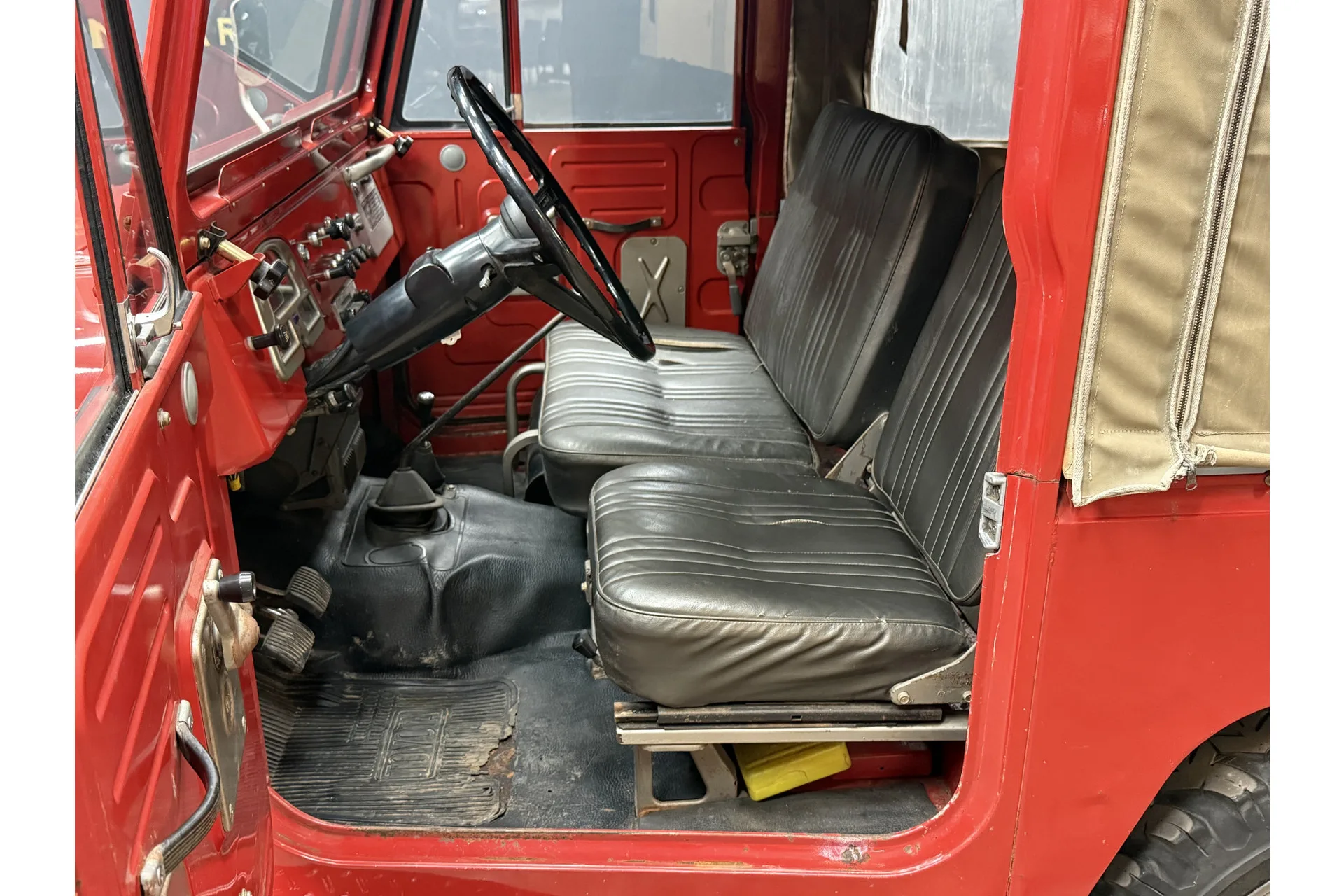 1975 Toyota Land Cruiser 40 FJ40 Soft Top, 26/30