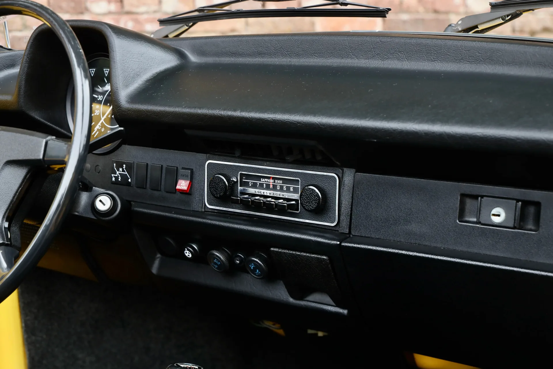 1975 Volkswagen 1303 Cabriolet Formula Vee, 29/30