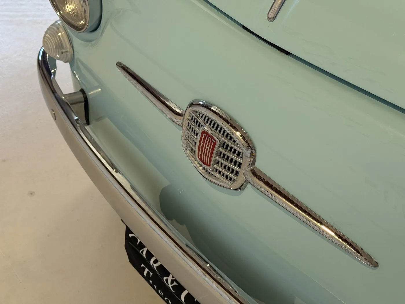 1976 Fiat 500 Spiaggina proposée par un concessionnaire spécialisé à Lucca, Italie, photo 19 sur 20