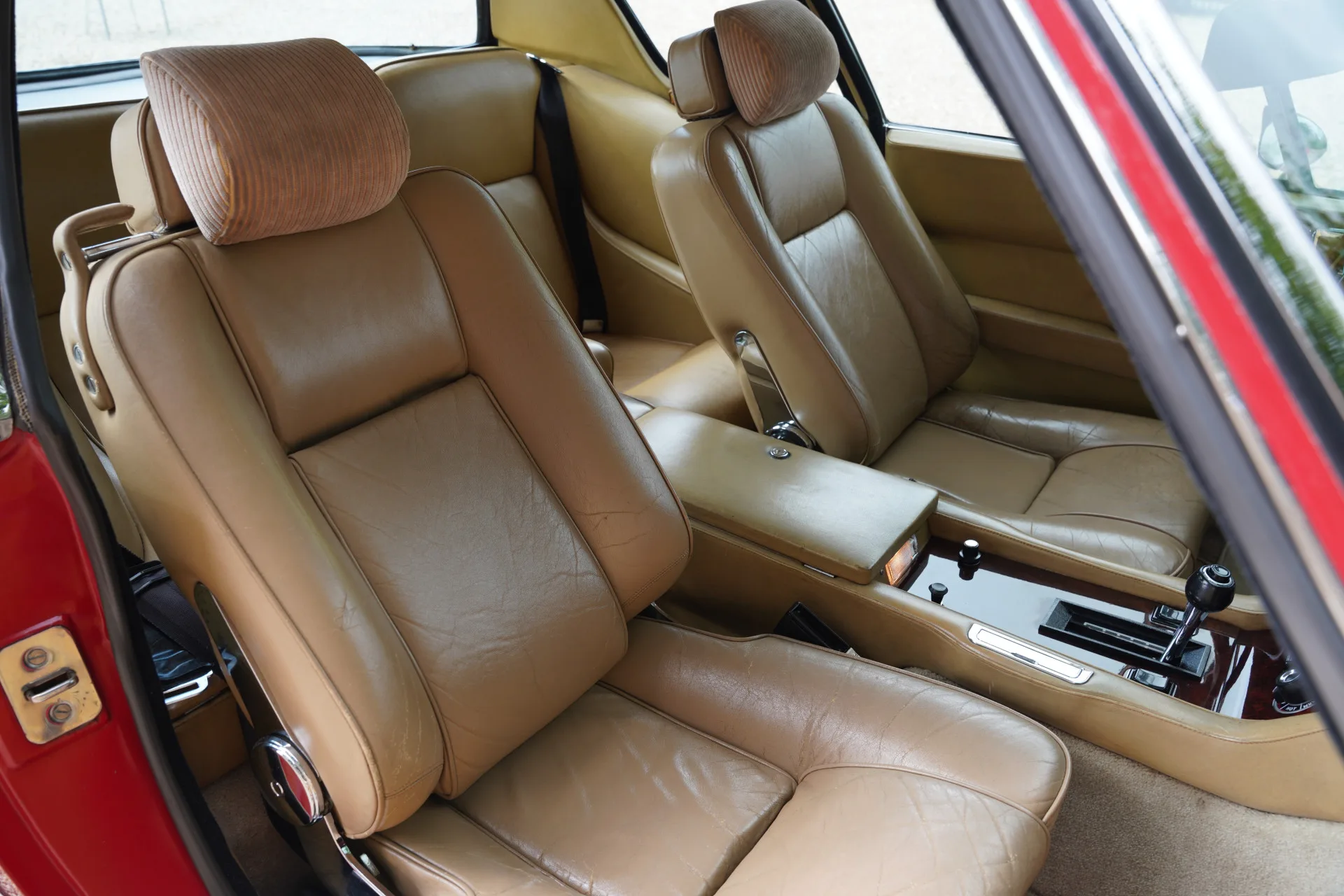 1976 Jensen Interceptor III, 28/30