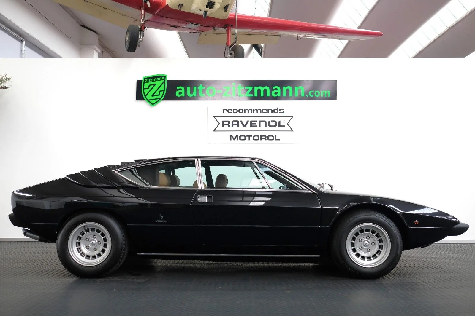 1976 Lamborghini Urraco P300 proposée par un concessionnaire spécialisé à Nuremberg, Allemagne, photo principale