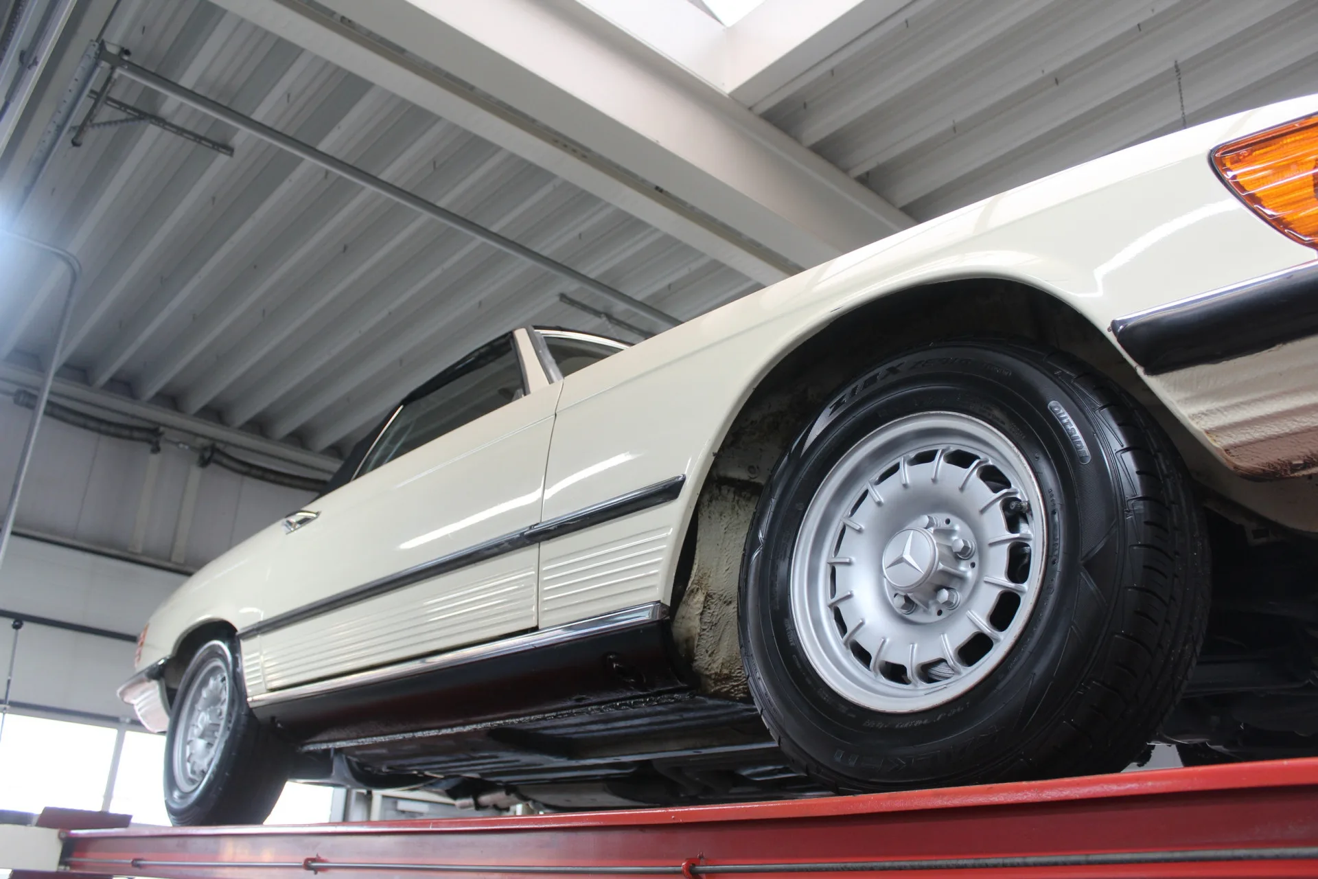 1976 Mercedes-Benz SL 280, 14/30