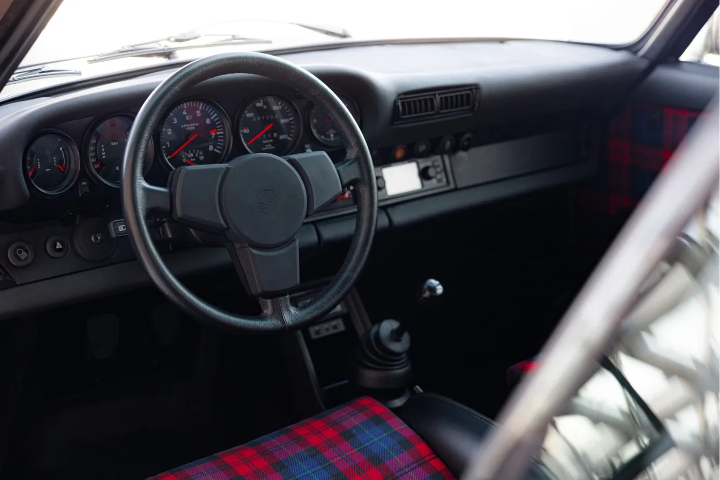 1976 Porsche 911 Turbo 3.0 offered by an official McLaren and Morgan dealer in Utrecht, Netherlands, photo 4 of 25