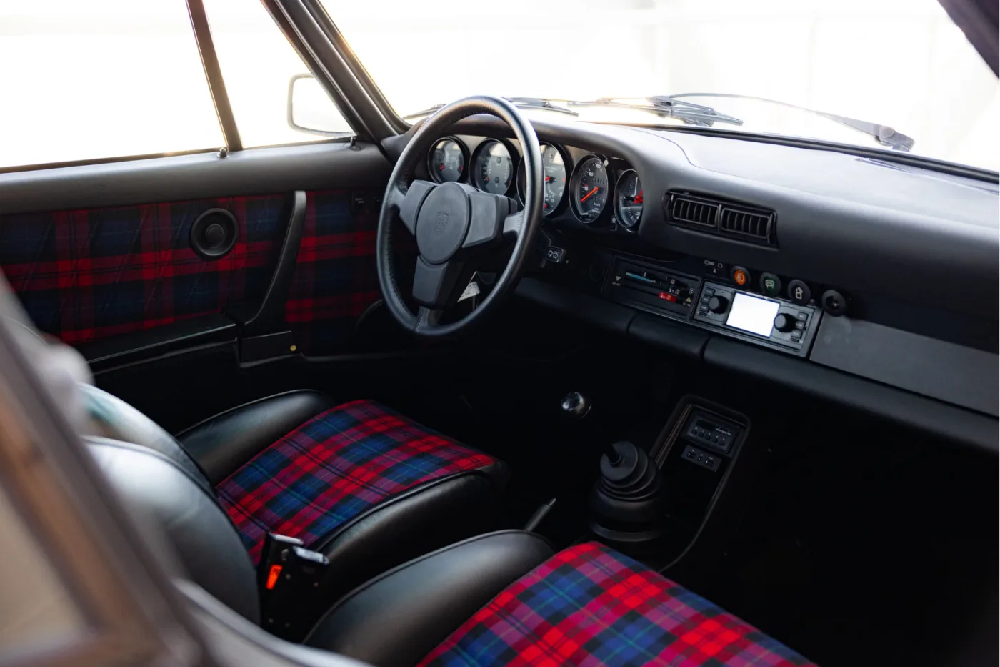 1976 Porsche 911 Turbo 3.0 offered by an official McLaren and Morgan dealer in Utrecht, Netherlands, photo 9 of 25