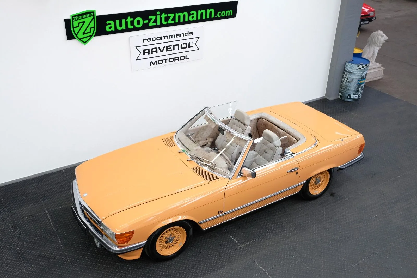 1977 Mercedes-Benz 280 SL offered by a specialist dealer in Nuremberg, Germany, main photo